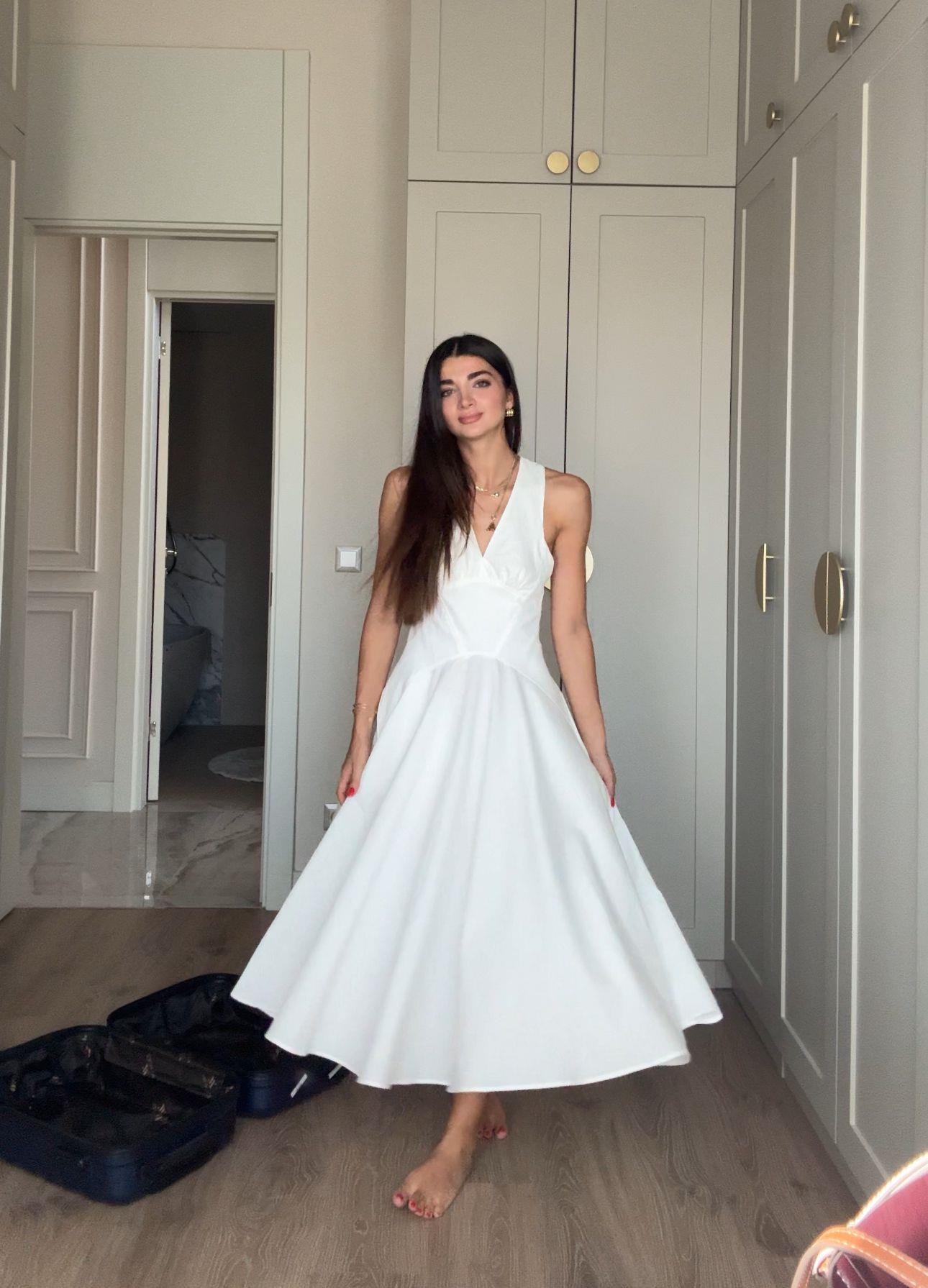 Ekru Sırt Detaylı Volanlı Elbise