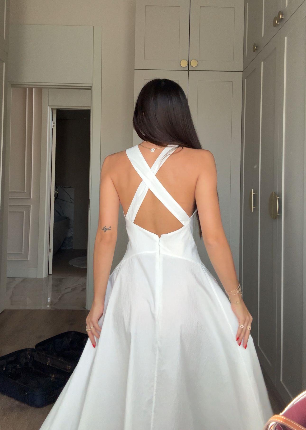 Ekru Sırt Detaylı Volanlı Elbise