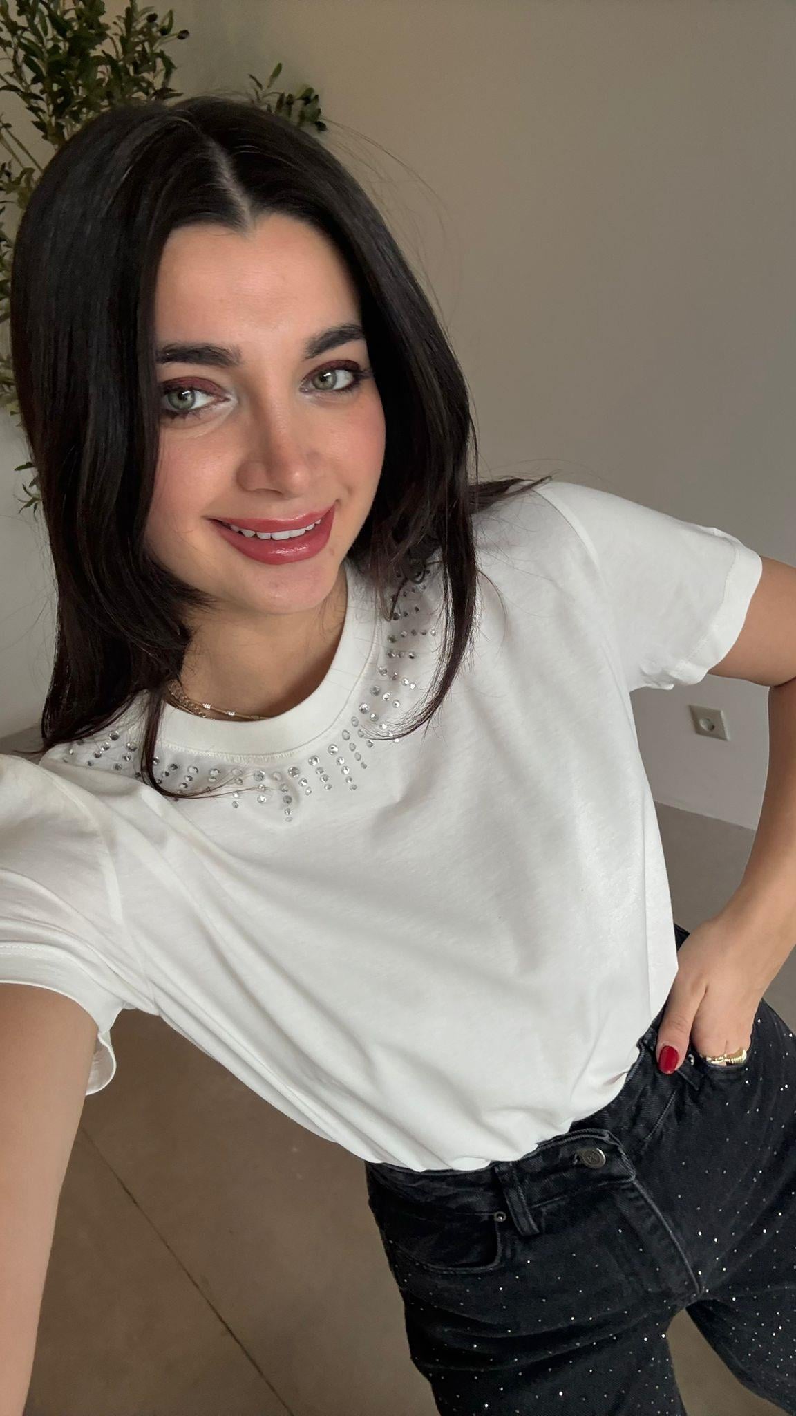 Ekru Taşlı Tişört