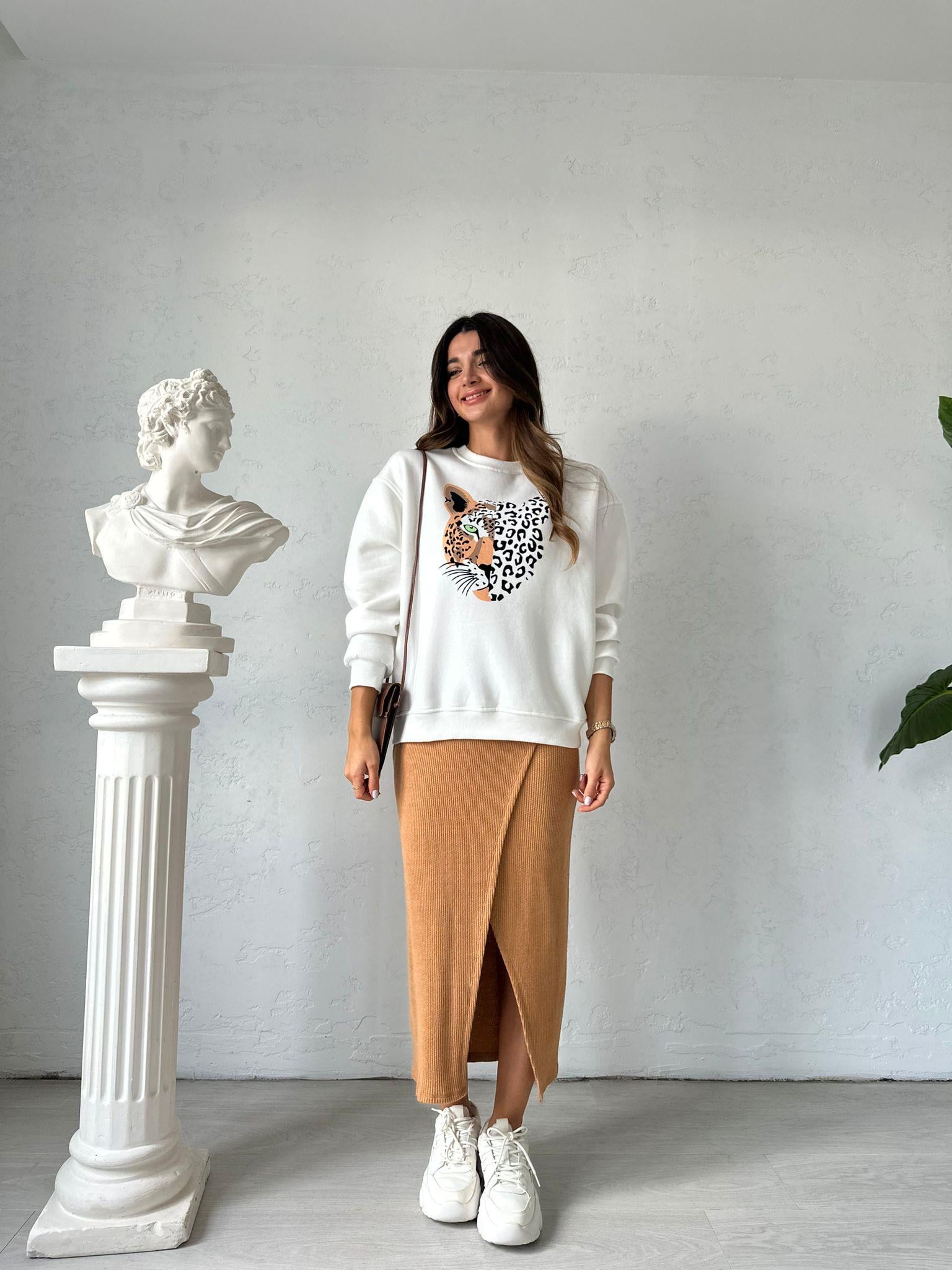 Ekru Tiger Sweat
