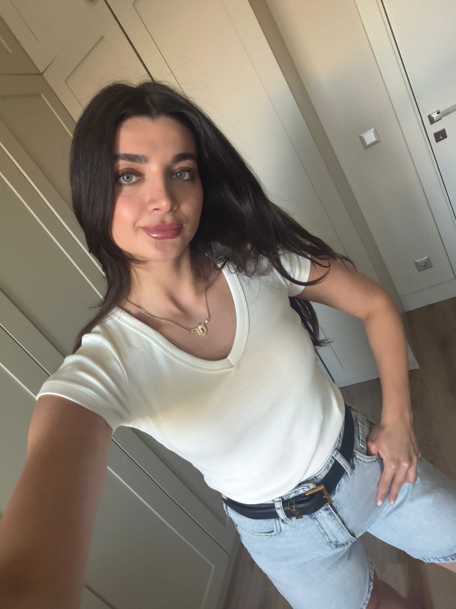 Ekru V Yaka Fitilli Tişört