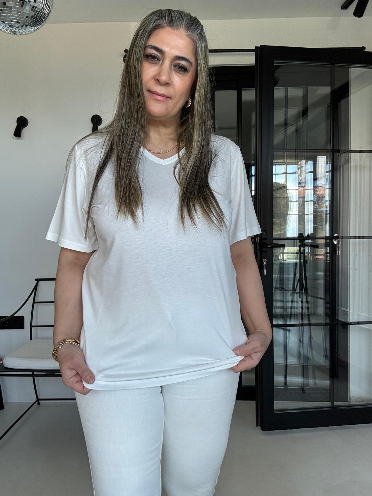 Ekru V Yaka Likralı Big Size Tişört