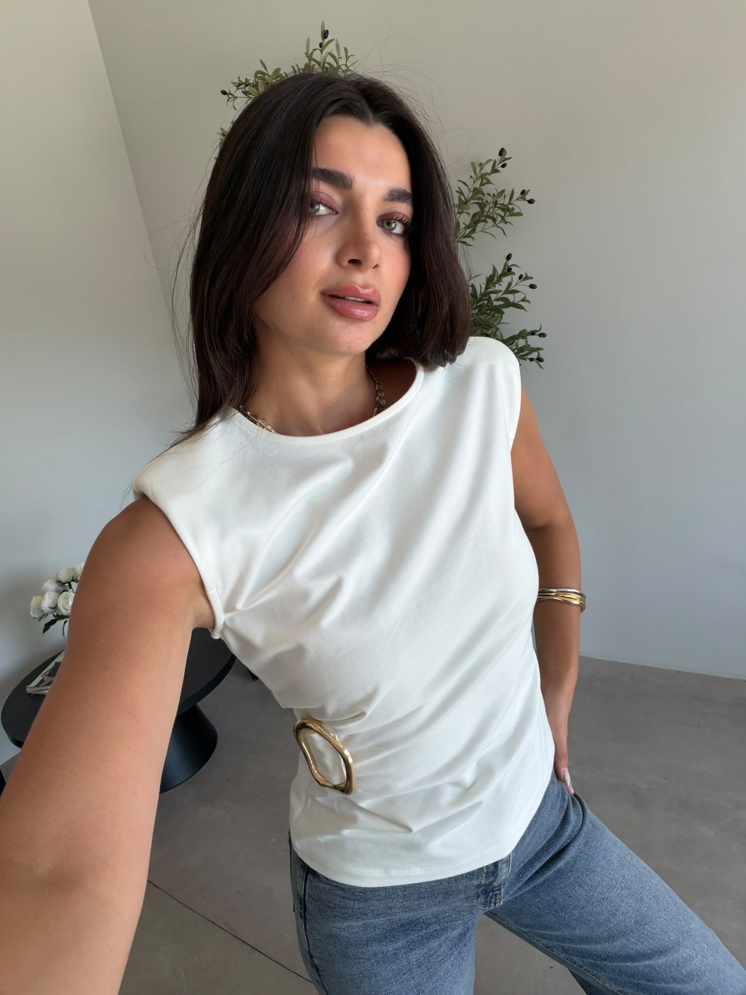 Ekru Vatkalı Gold Tokalı Bluz
