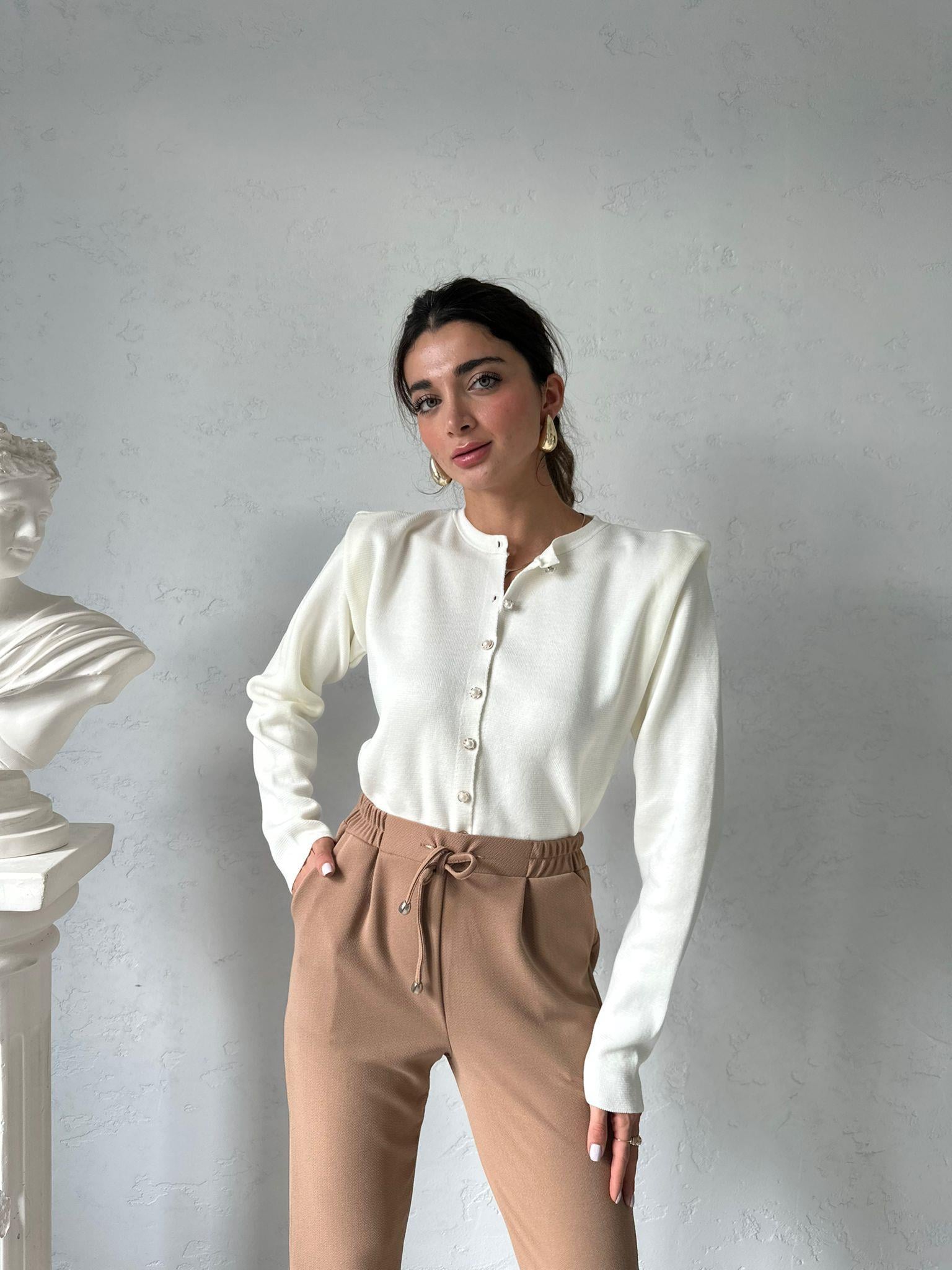 Ekru Vatkalı İnci Düğmeli Hırka