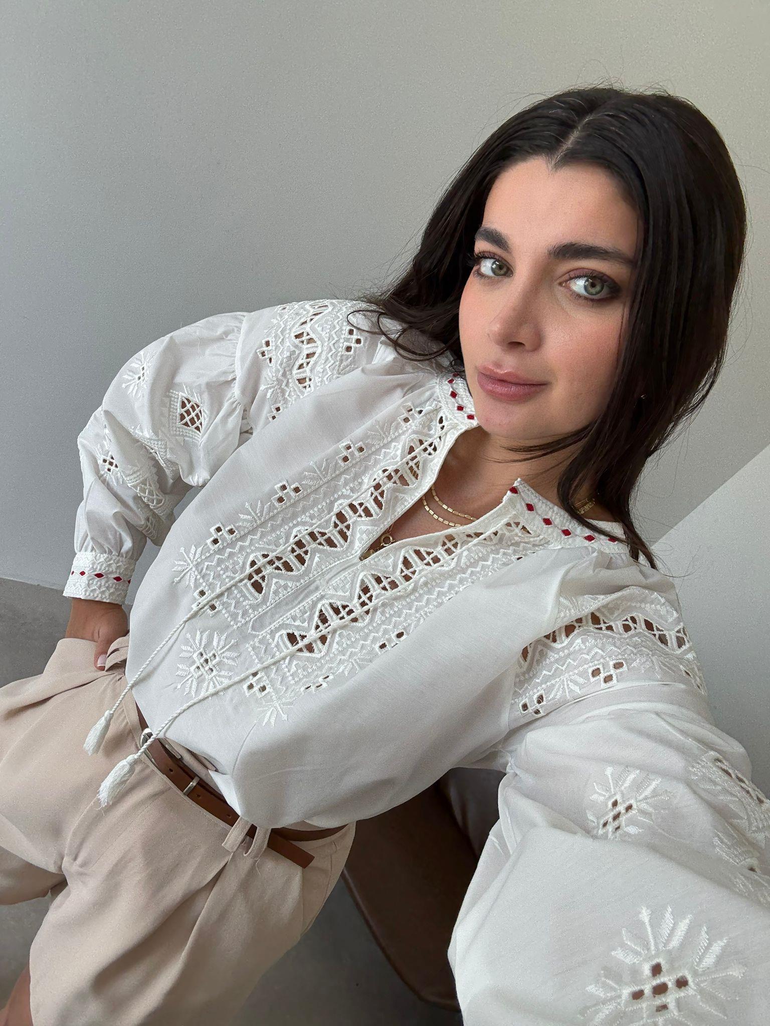 Ekru Yaka Detaylı Balon Kol Gömlek