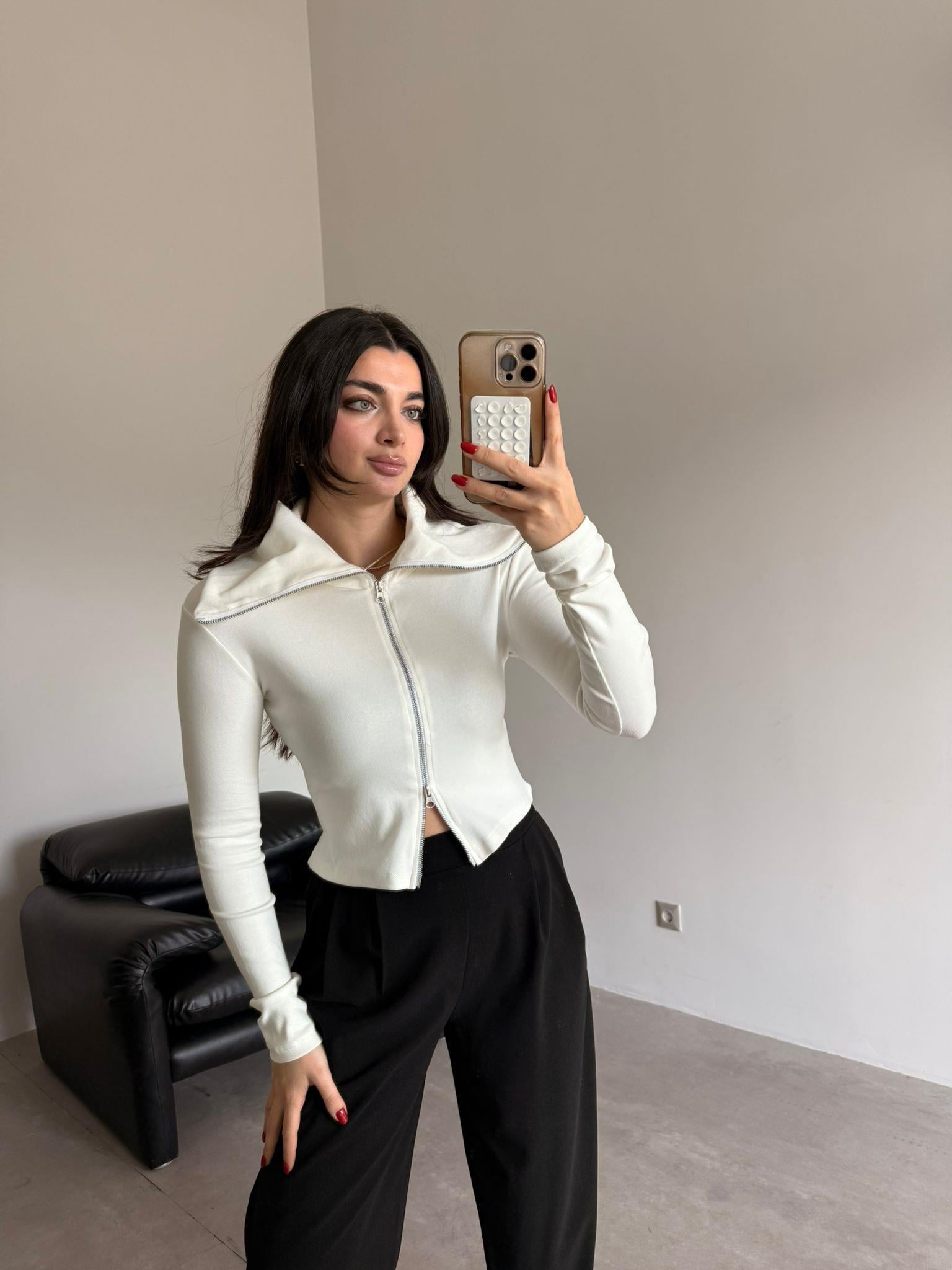 Ekru Yaka Detaylı Fermuarlı Bluz