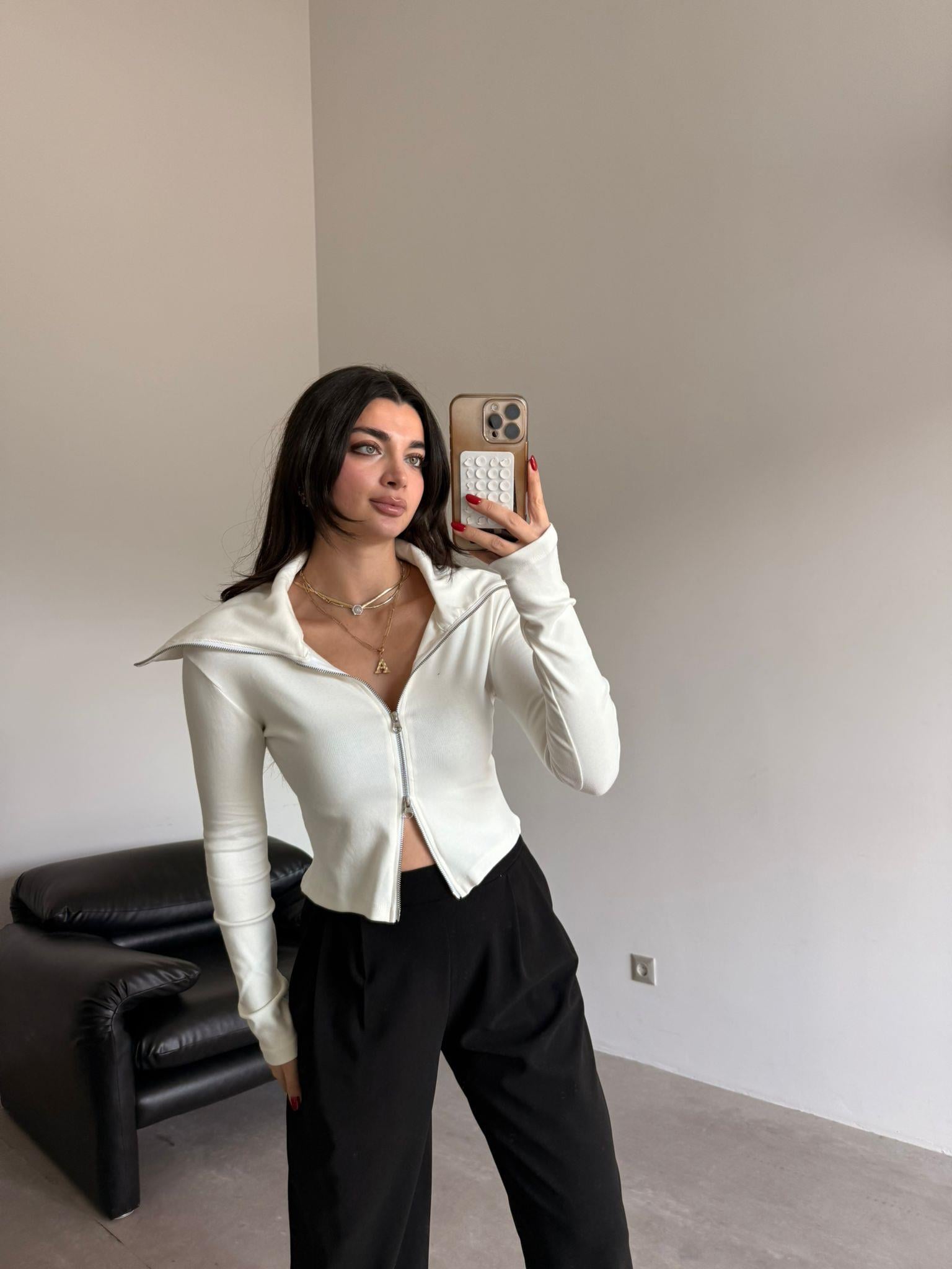 Ekru Yaka Detaylı Fermuarlı Bluz