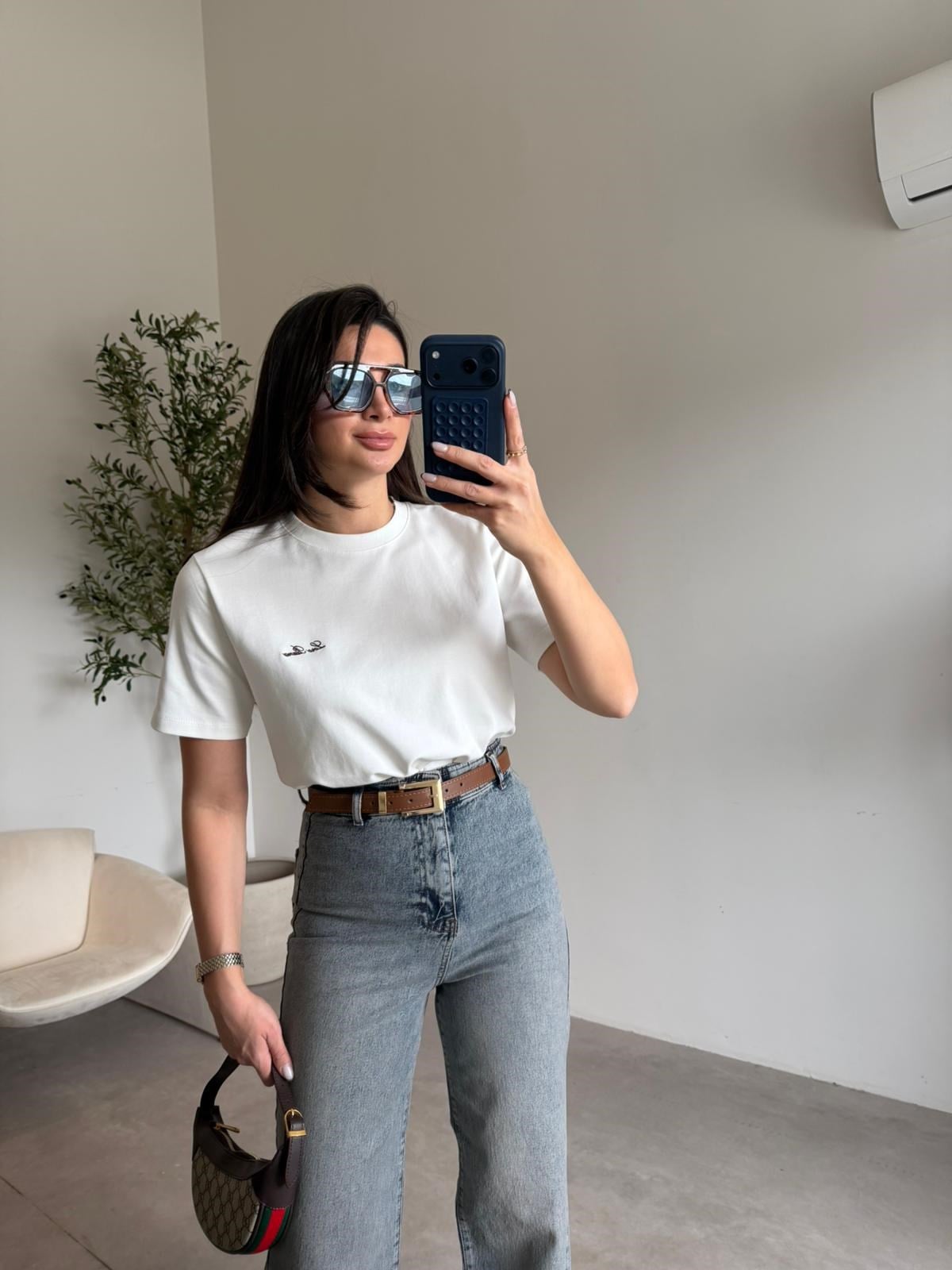 Ekru Yazılı Basic Tişört