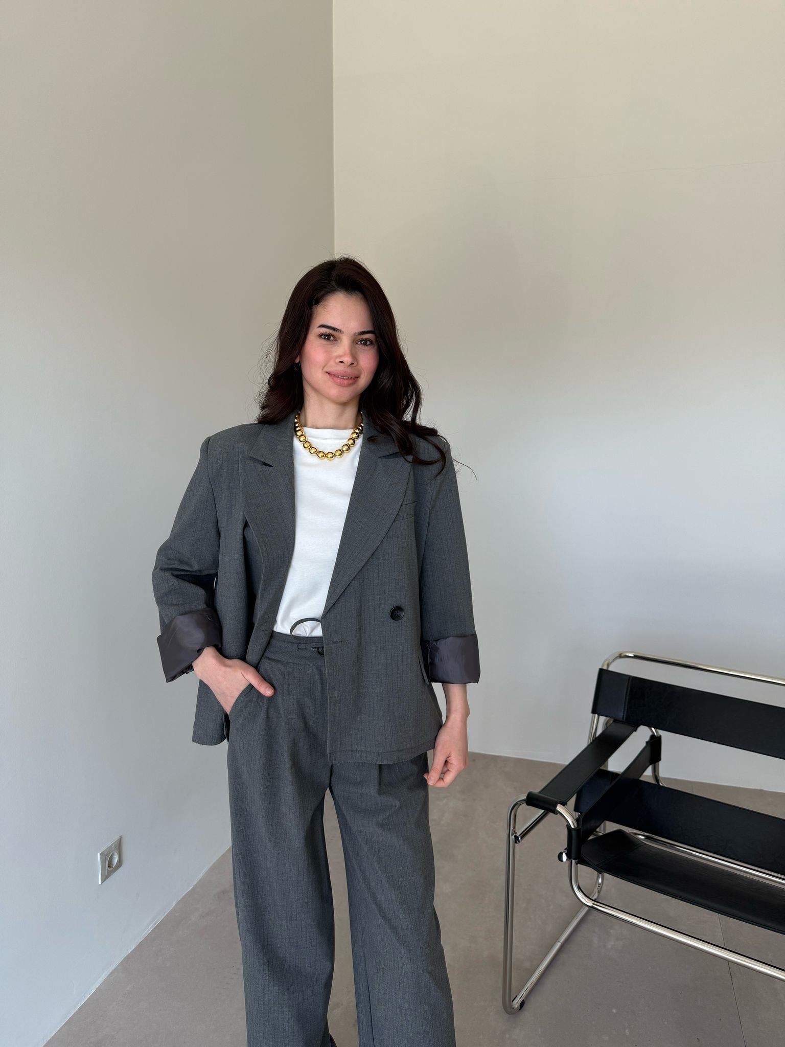 Gri Çizgili Bel Detaylı Tasarım Takım
