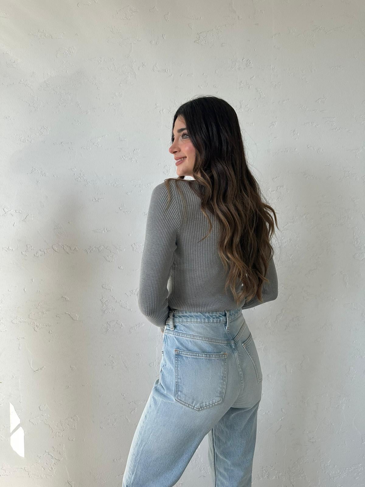 Gri Kalp Detaylı Triko Bluz