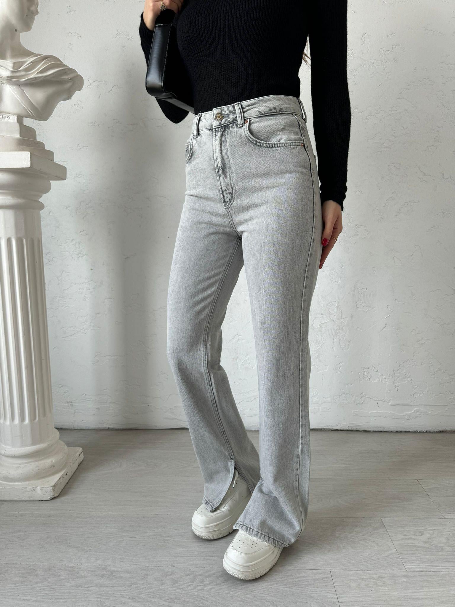 Gri Mini Yırtmaçlı Straight Jean