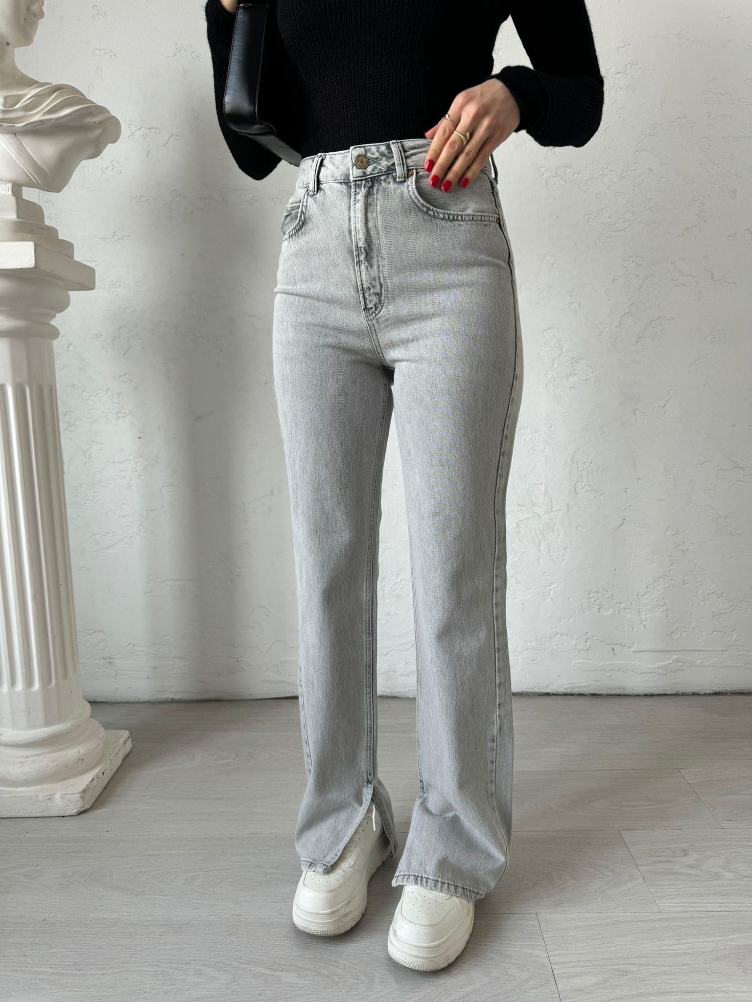 Gri Mini Yırtmaçlı Straight Jean