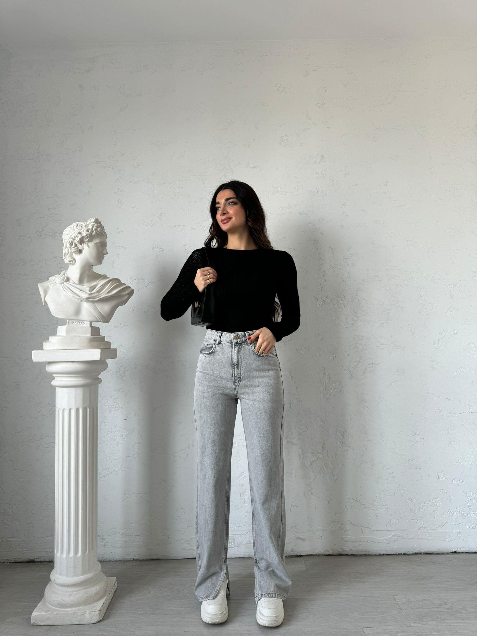 Gri Mini Yırtmaçlı Straight Jean