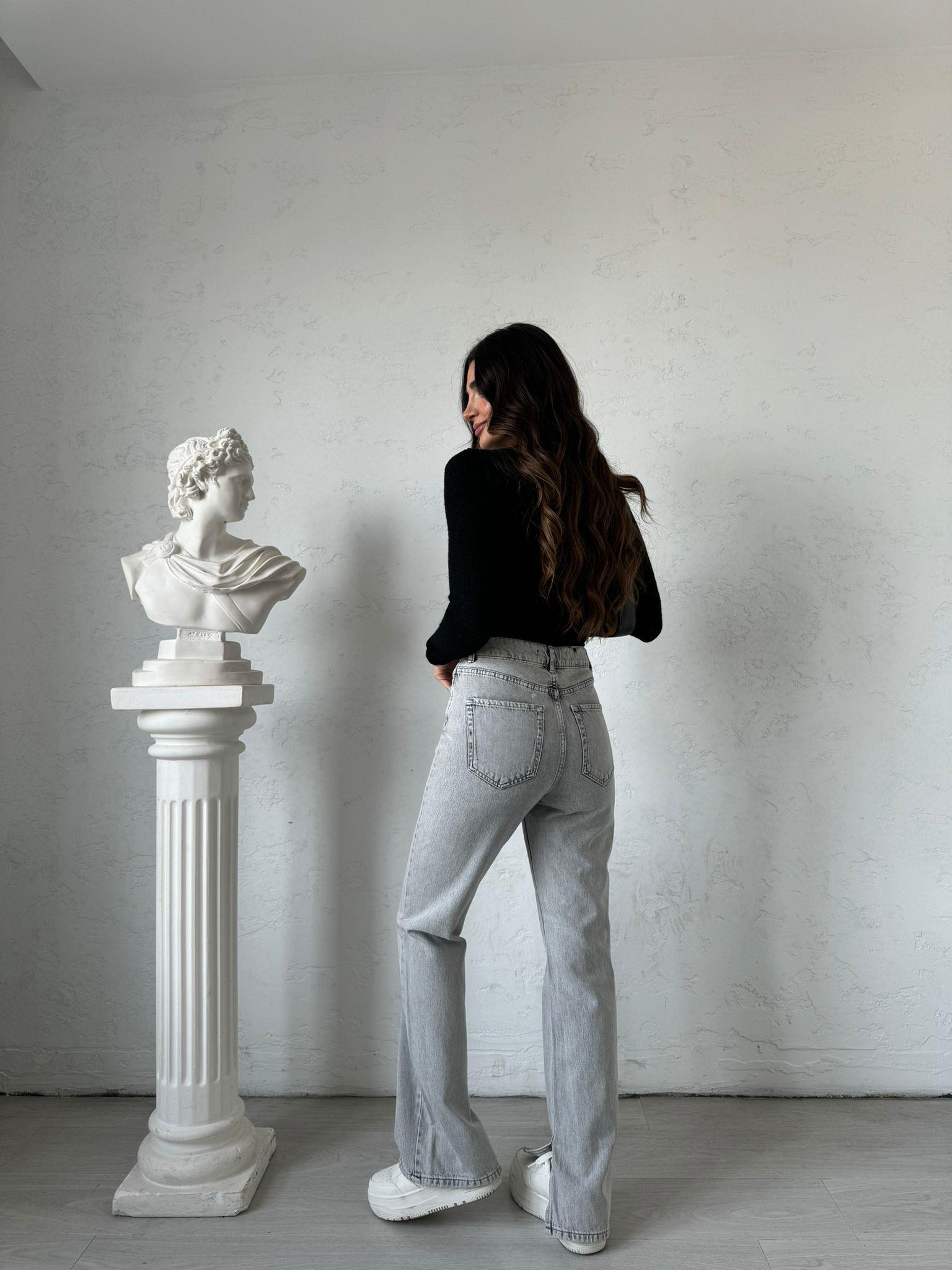 Gri Mini Yırtmaçlı Straight Jean