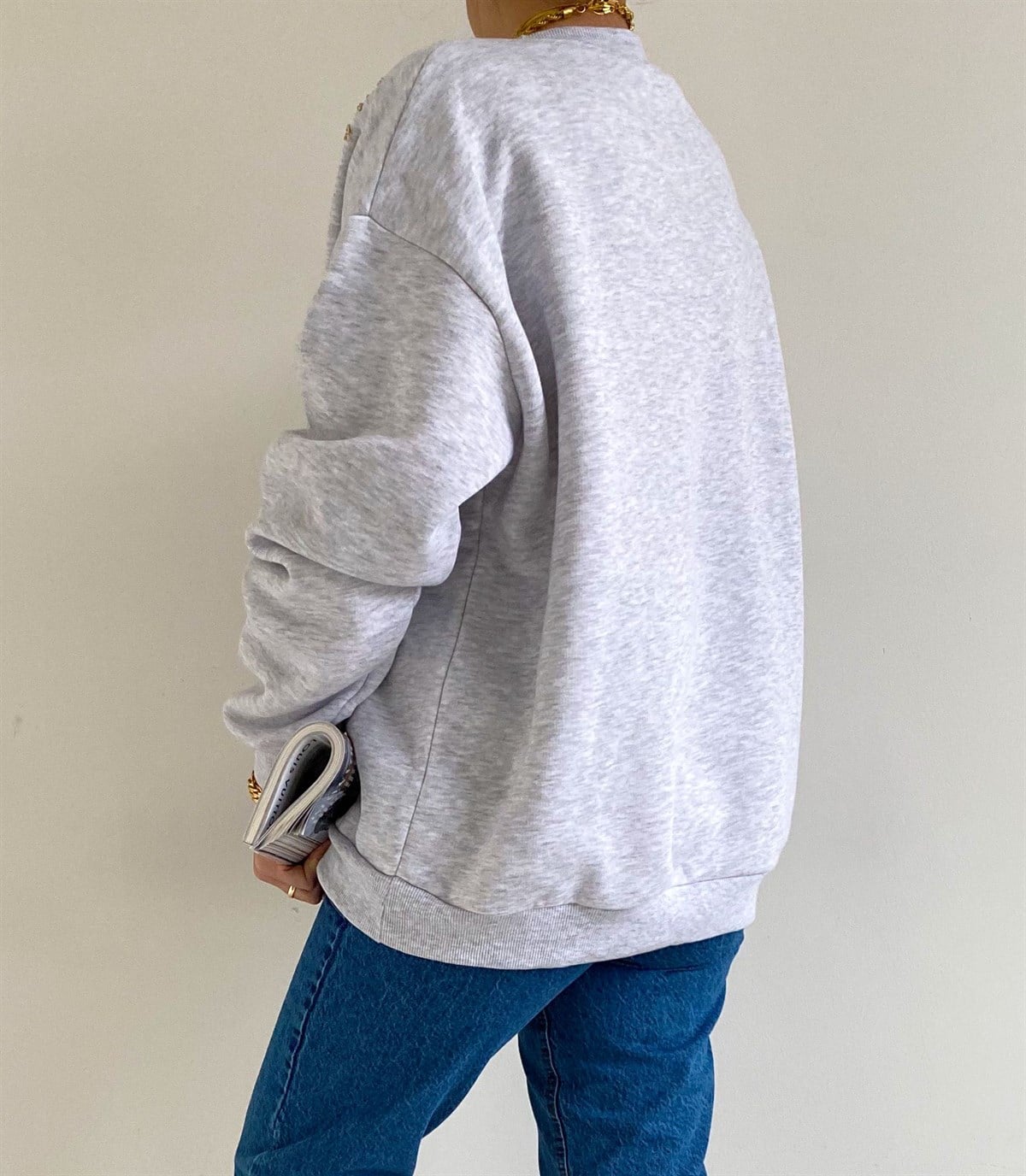 Gri Nakışlı Sweat