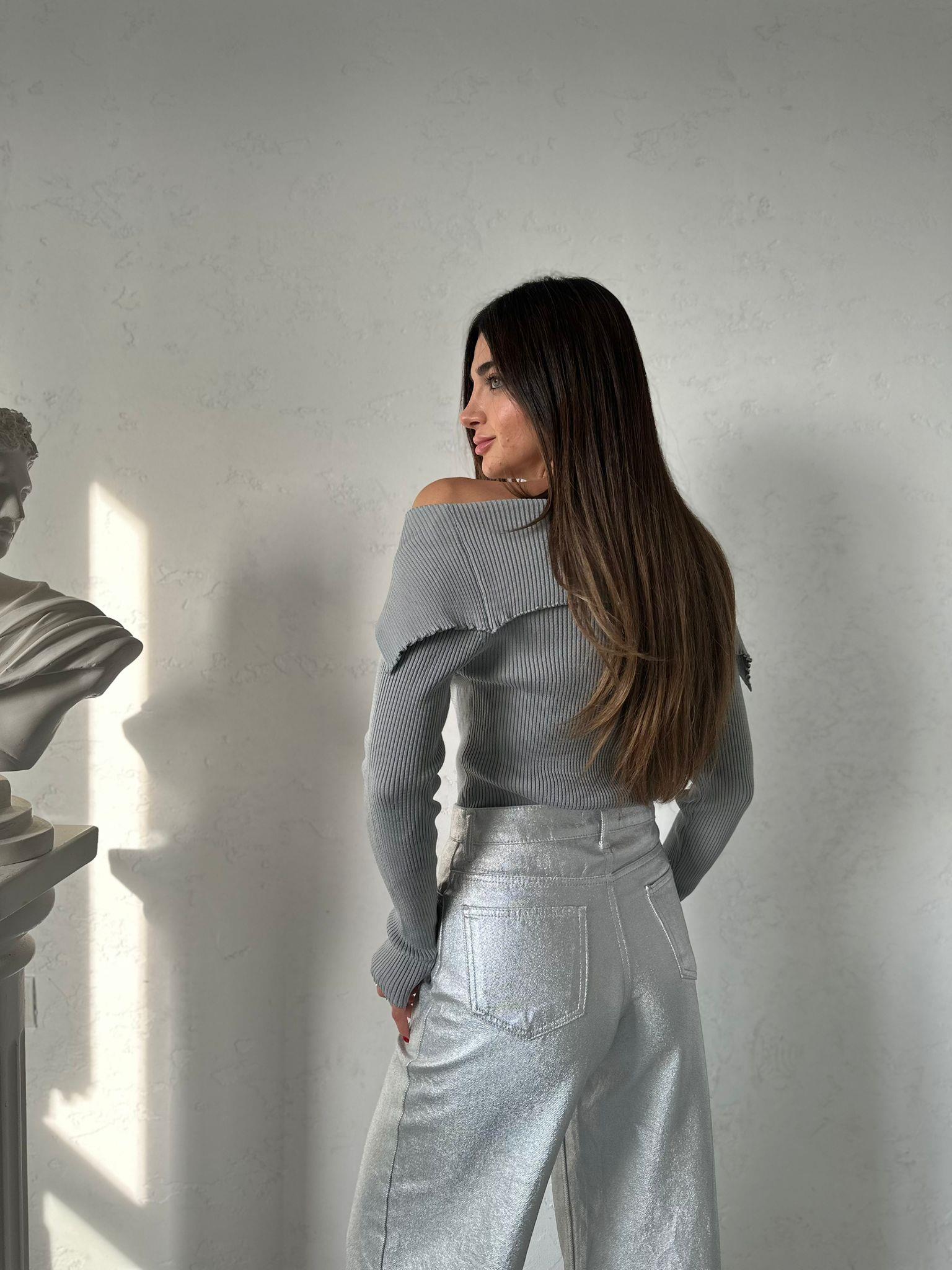 Gri Yaka Detaylı Fitilli Bluz