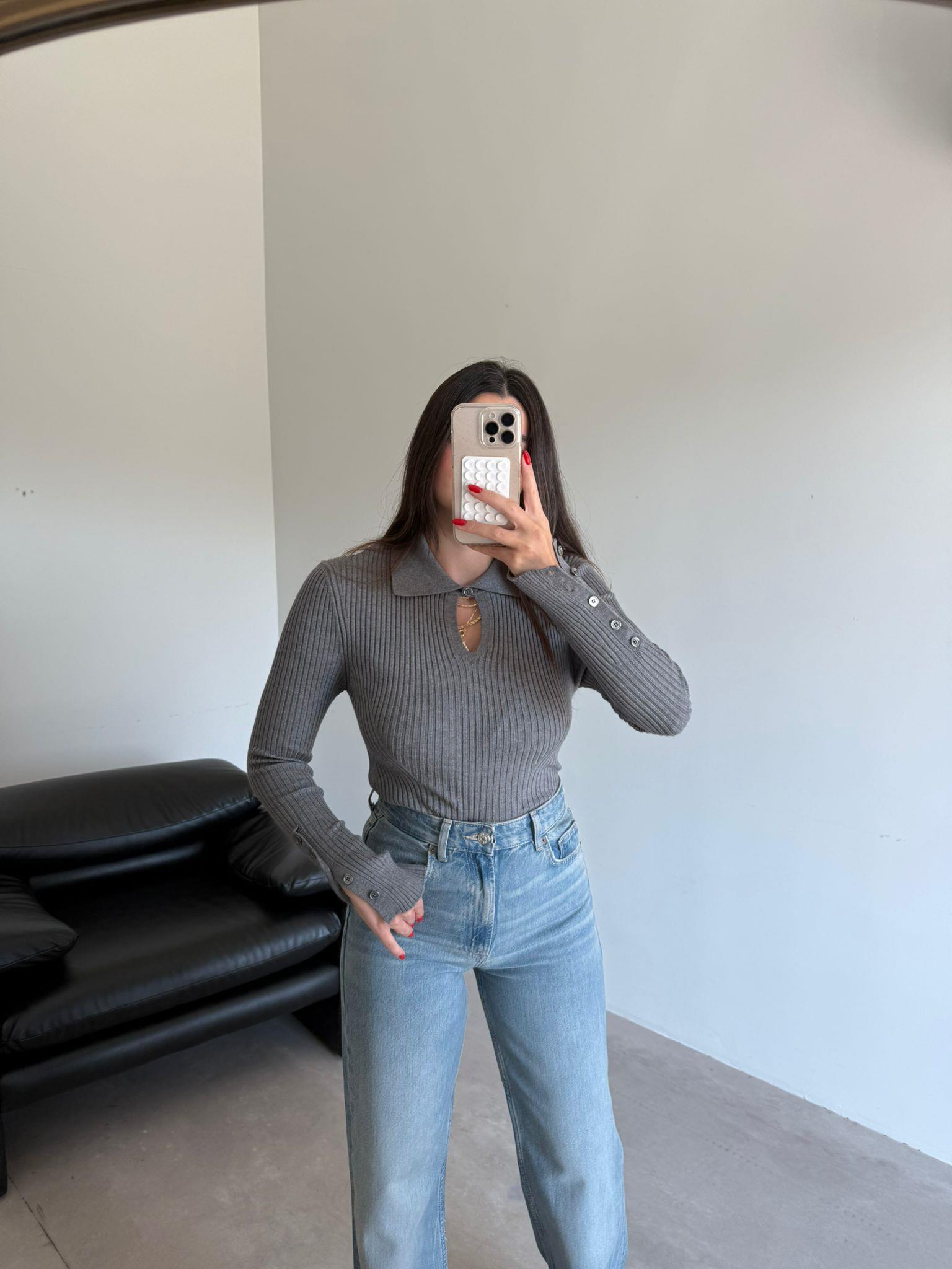 Gri Yaka Kol Detaylı Triko Bluz