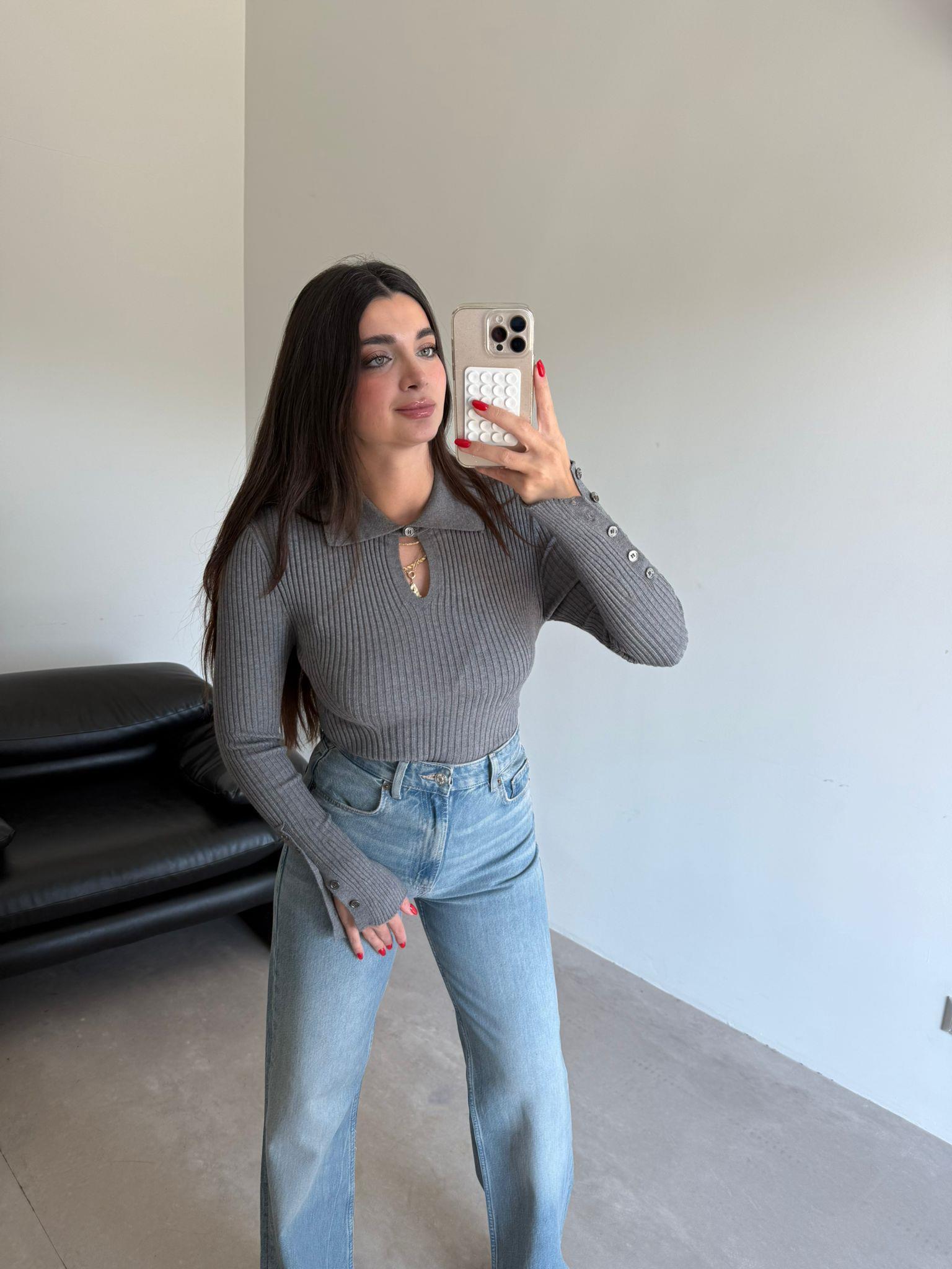 Gri Yaka Kol Detaylı Triko Bluz