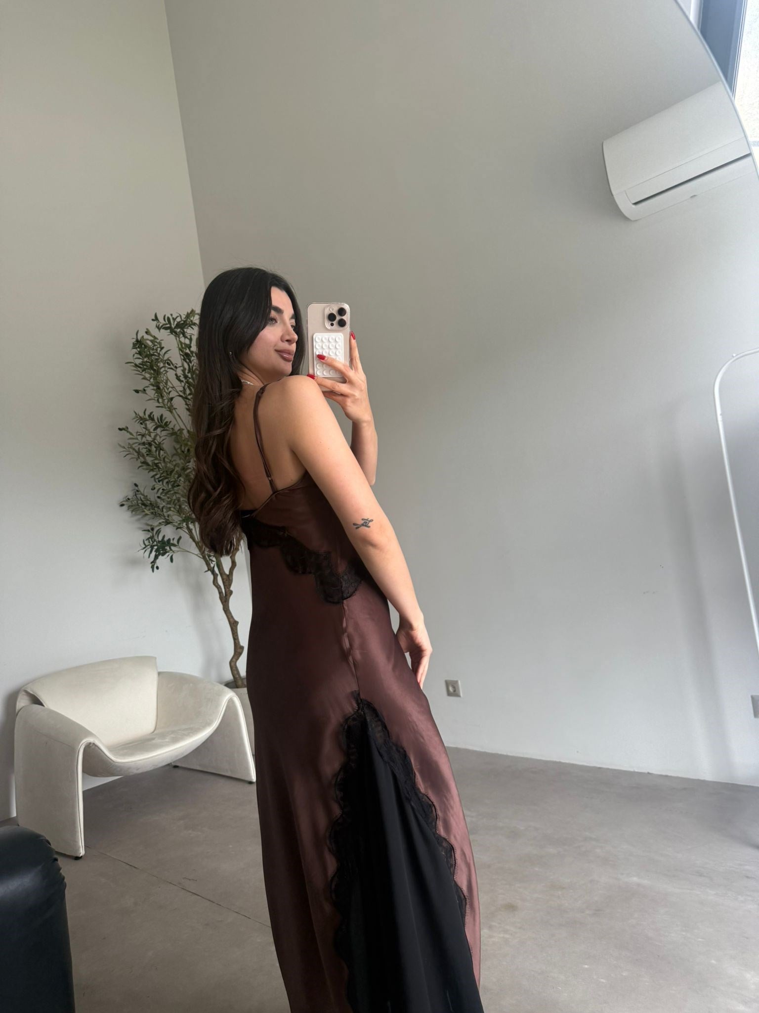 Kahve Dantelli Saten Elbise