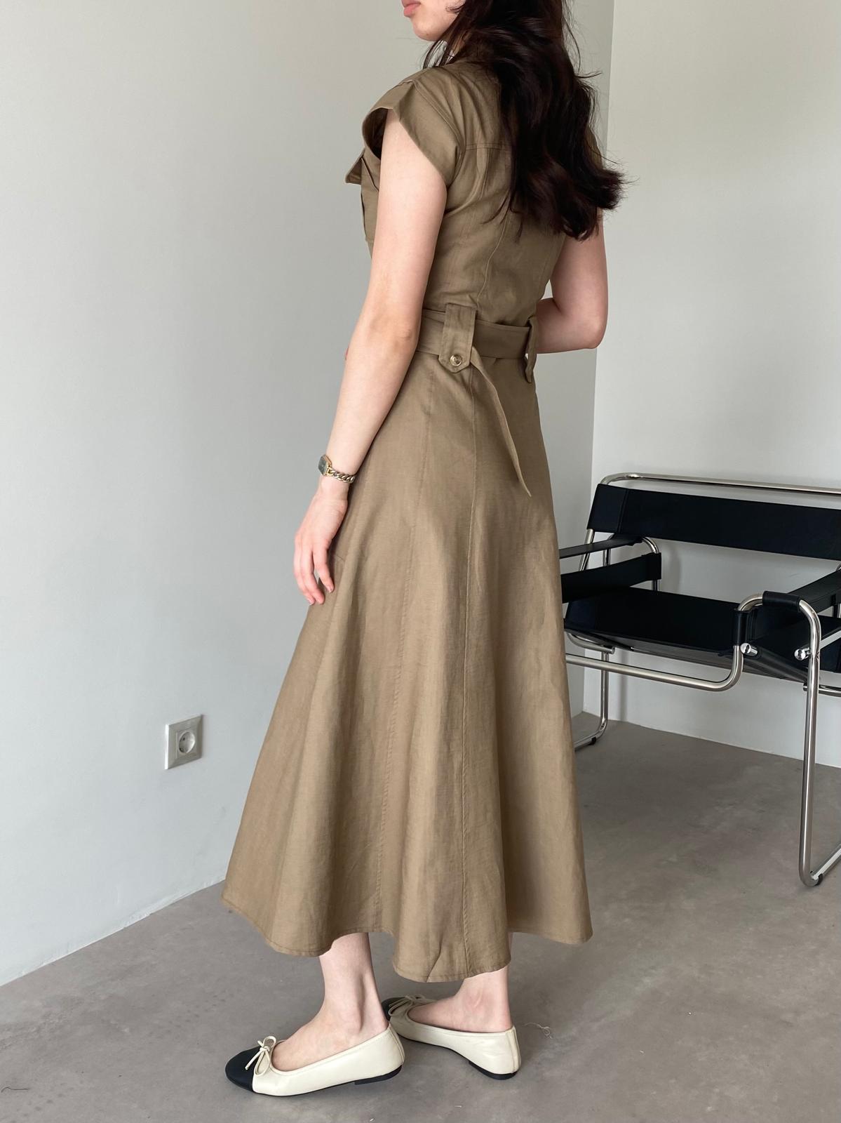 Kahve Düğme Detaylı Kemerli Elbise