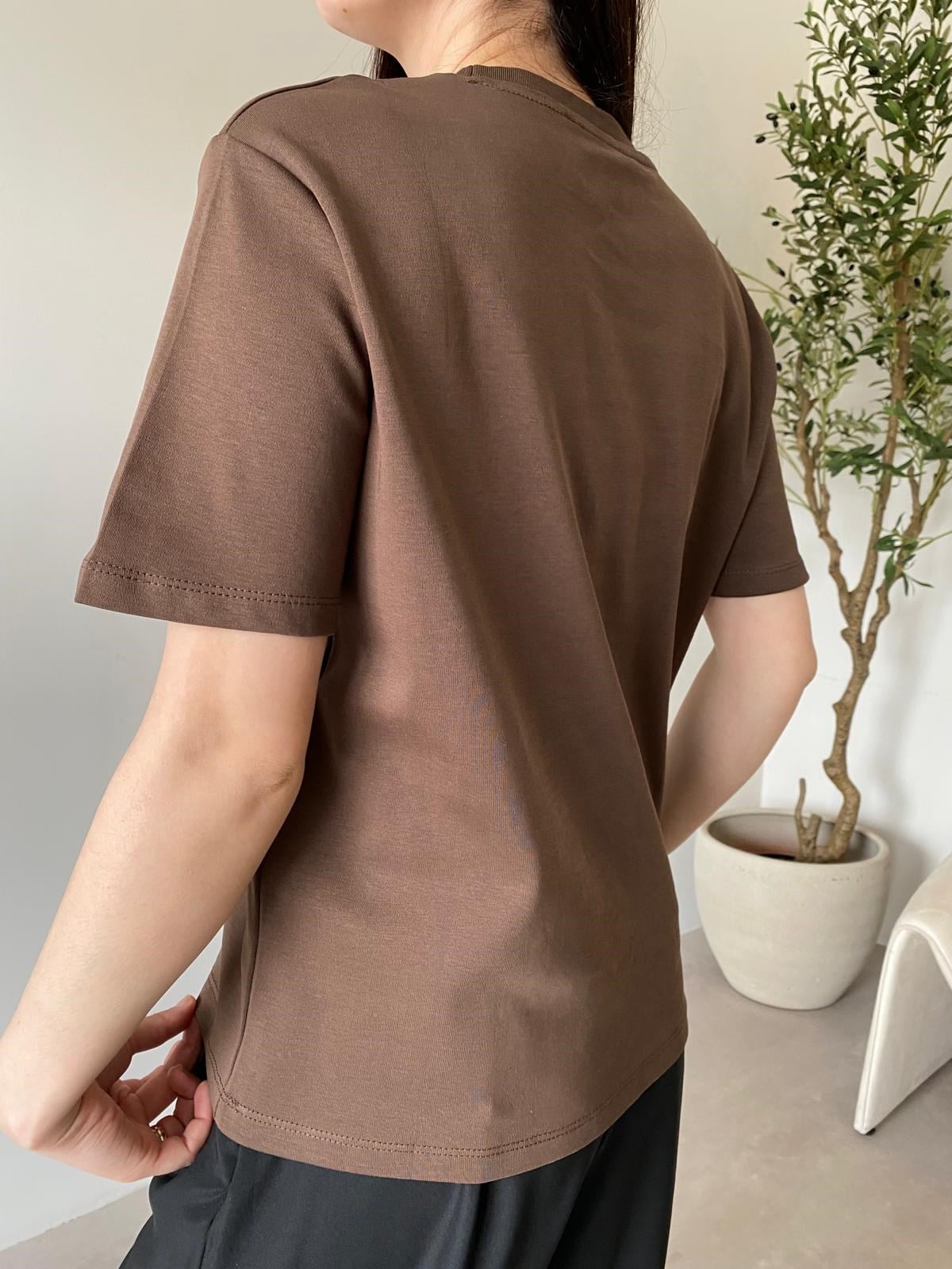 Kahve Gold Logolu Basic Tişört