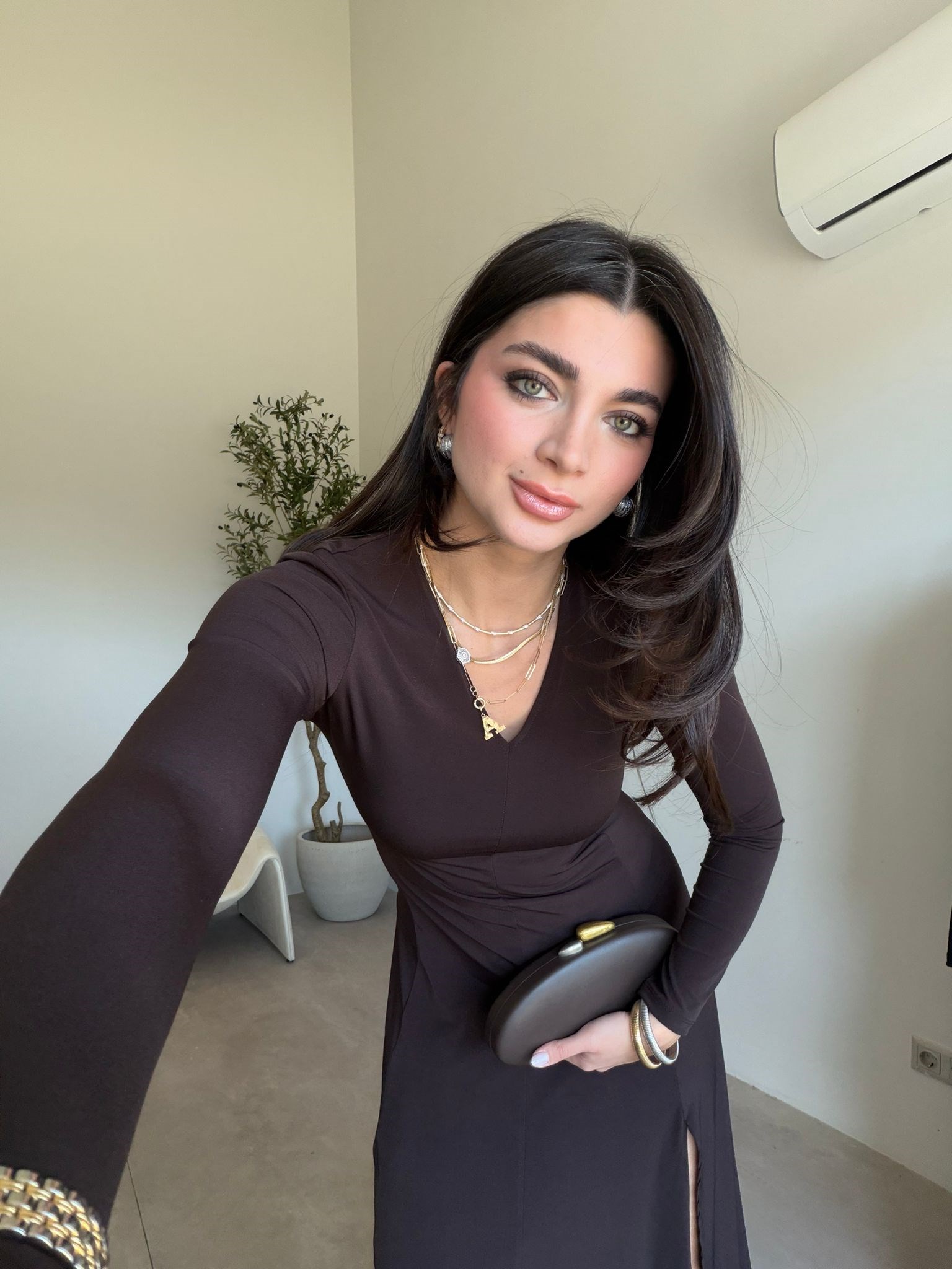 Kahve Likralı Yırtmaçlı Uzun Elbise