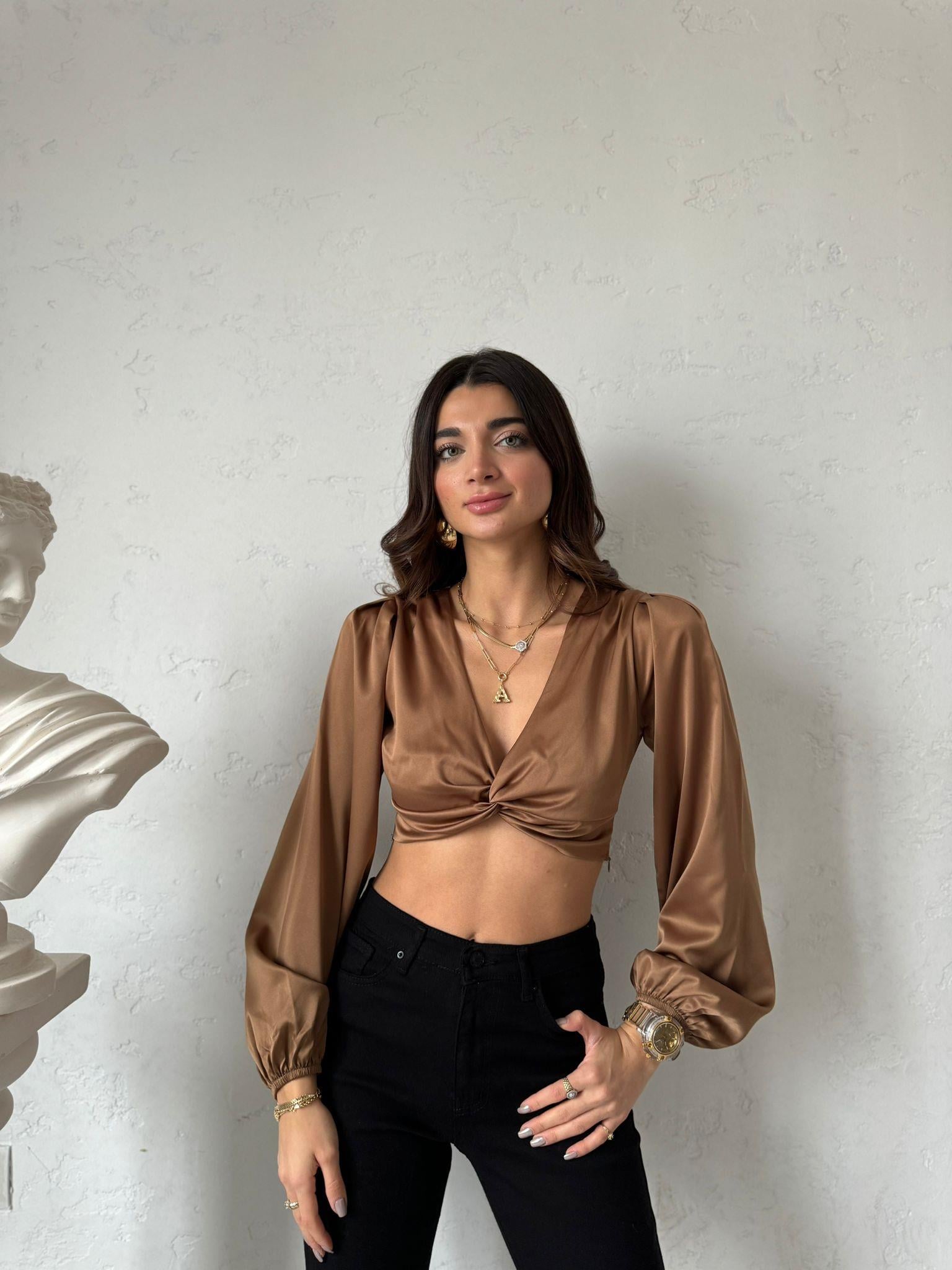 Kahve Önü Düğümlü Crop Bluz