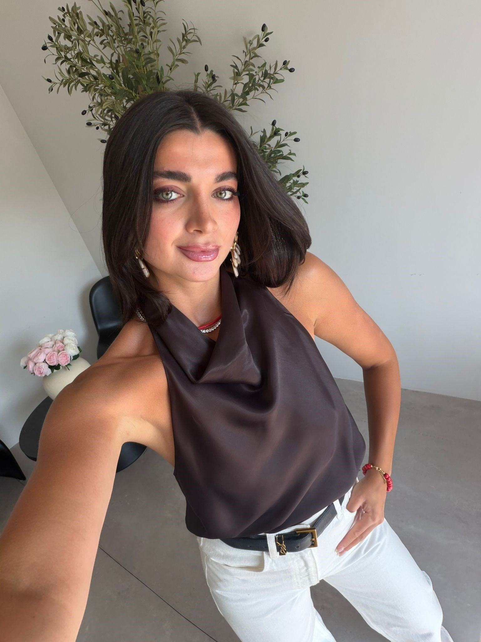 Kahve Sırt Detaylı Saten Bluz