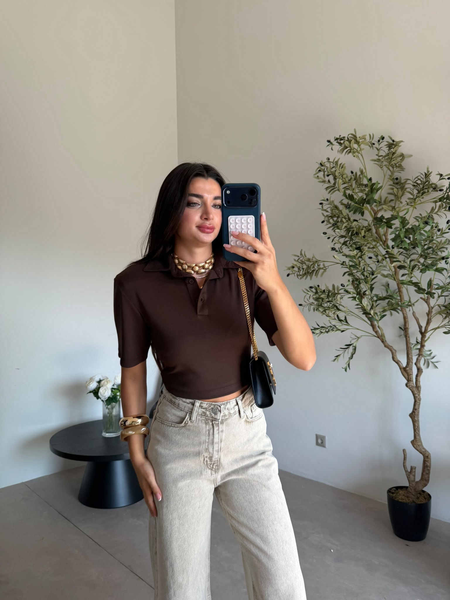 Kahve Vatkalı Polo Yaka Crop Tişört