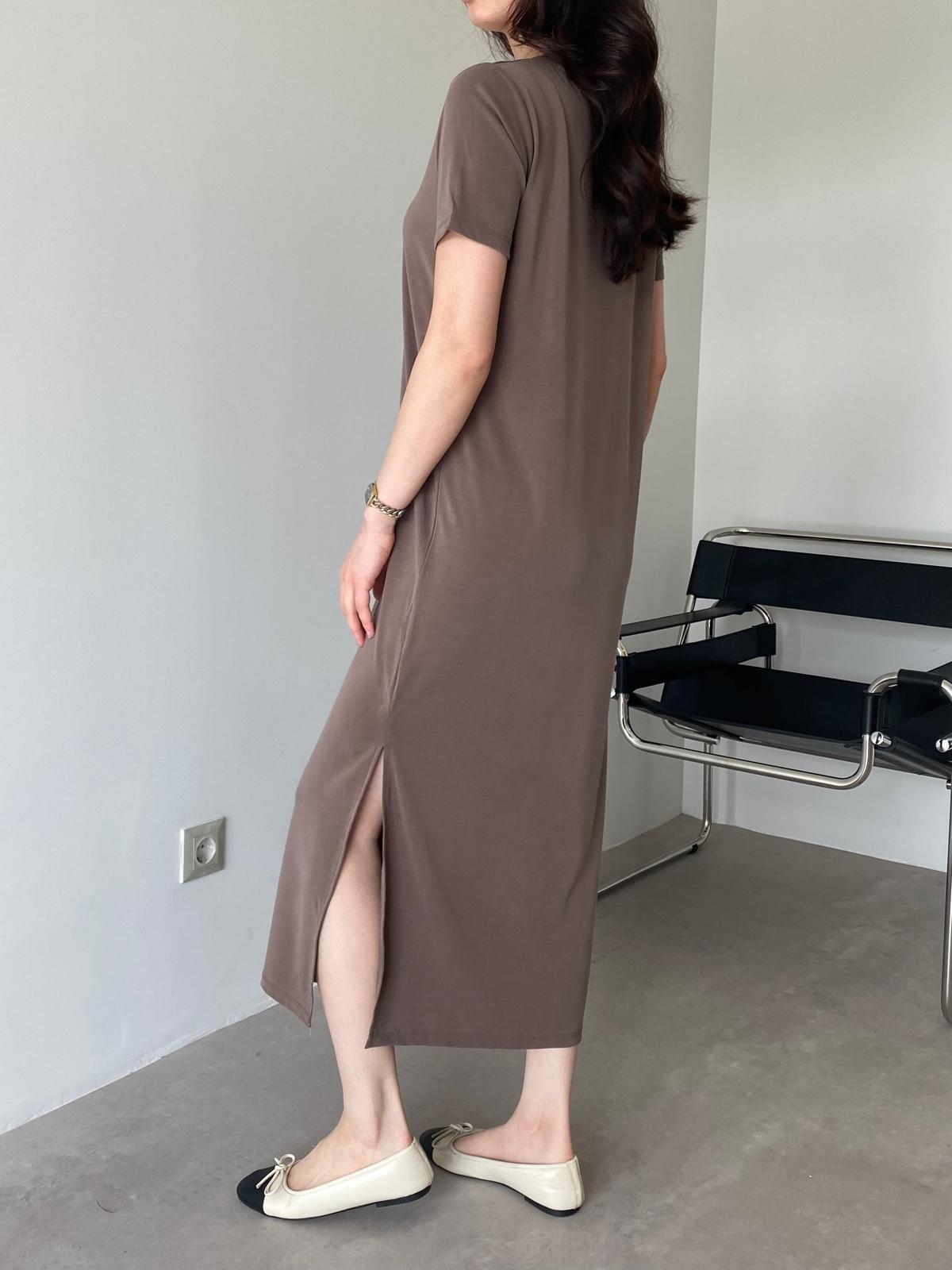 Kahve Yırtmaçlı Basic Flora Elbise