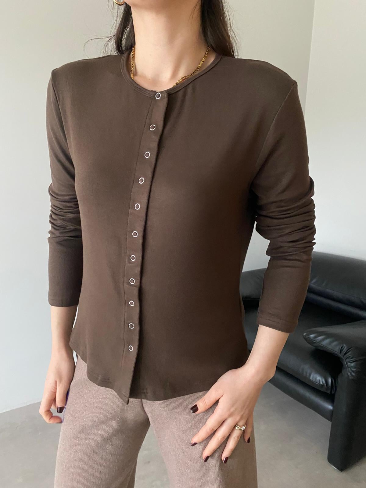 Kahve Yumuşak Dokulu Çıtçıtlı Bluz