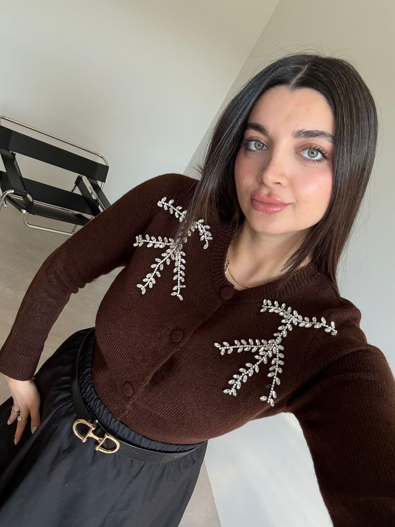 Kahverengi Taşlı Hırka