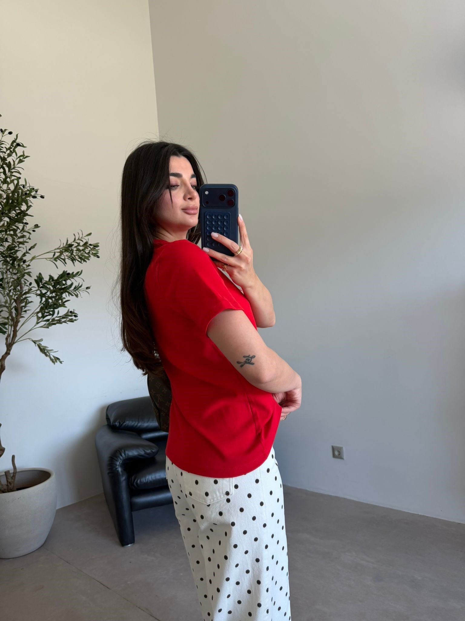 Kırmızı Bisiklet Yaka Basic Luna Tişört