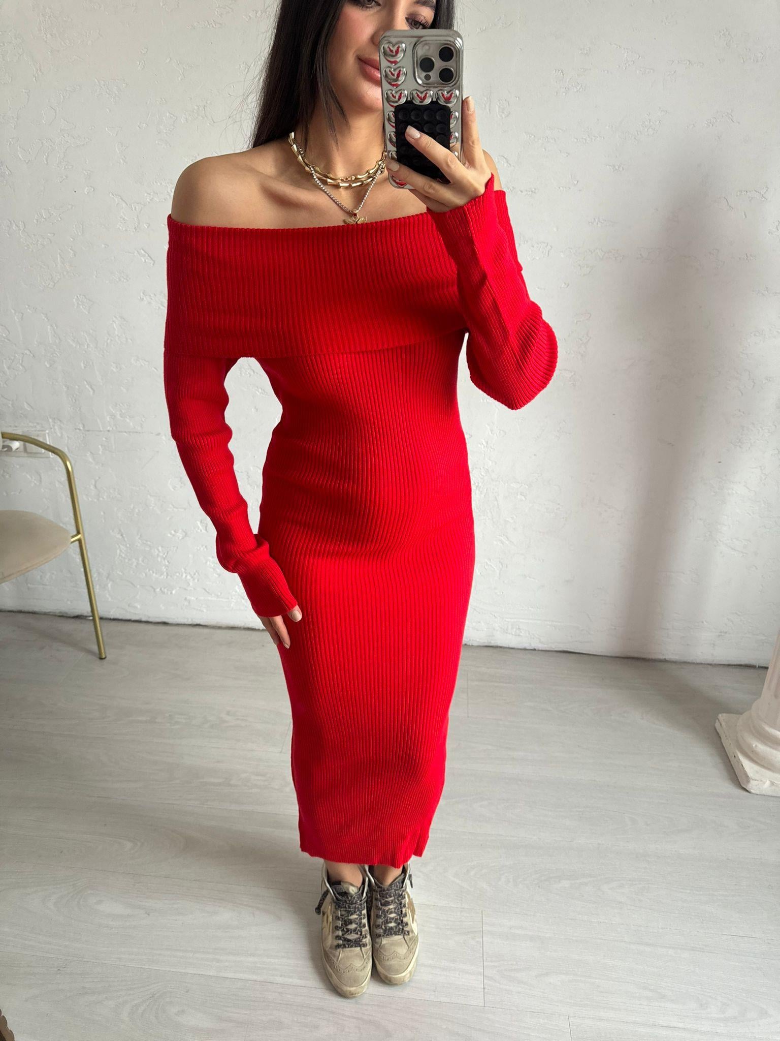 Kırmızı Madonna Yaka Triko Elbise