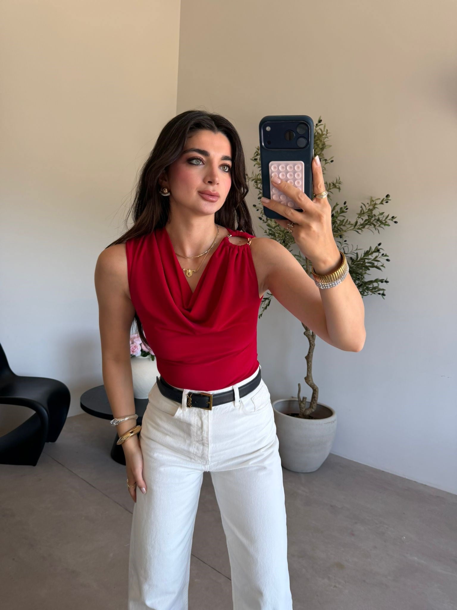 Kırmızı Omuz Detaylı Degaje Yaka Bluz
