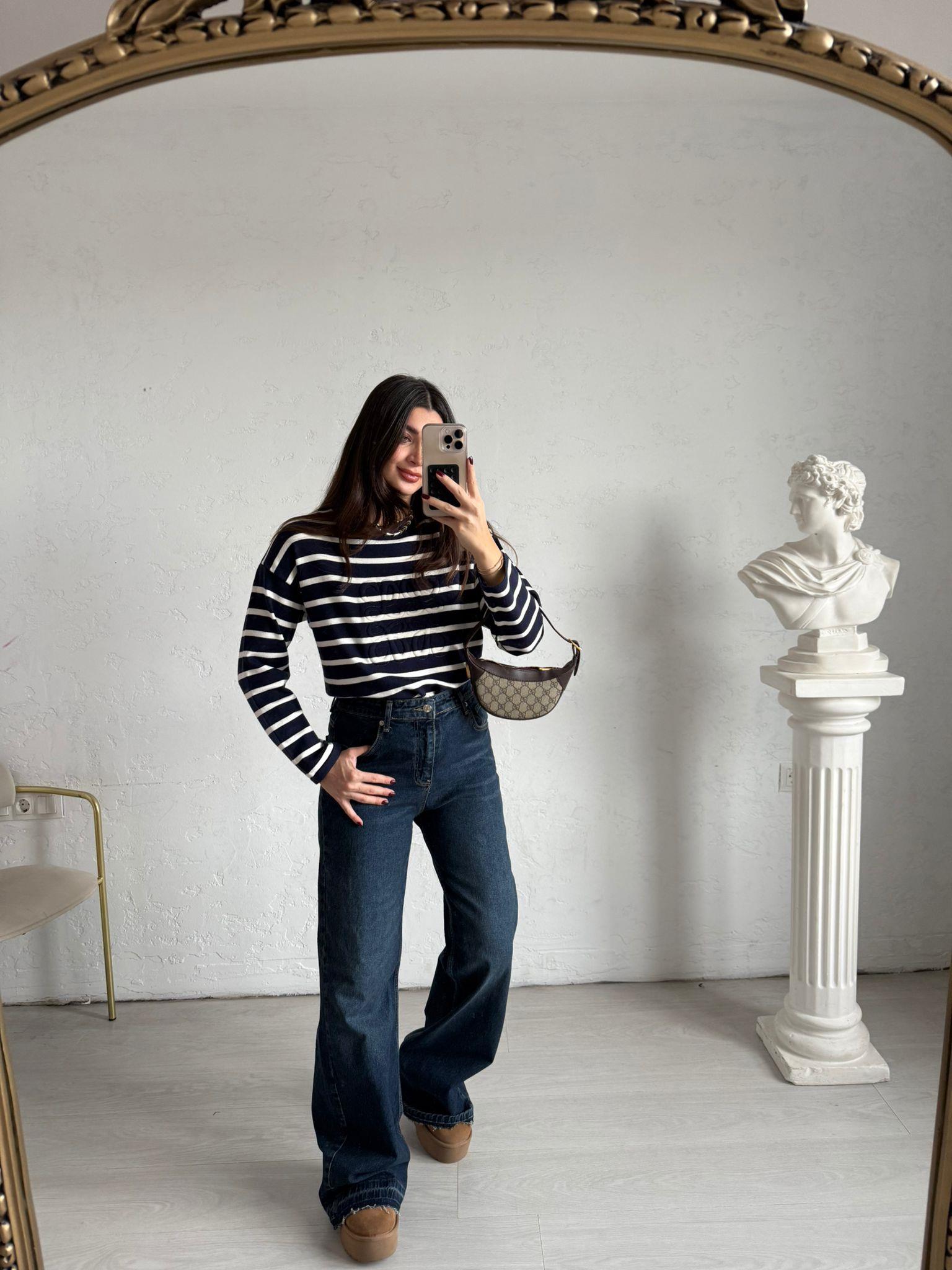 Koyu Mavi Marka Model Kesik Paça Jean