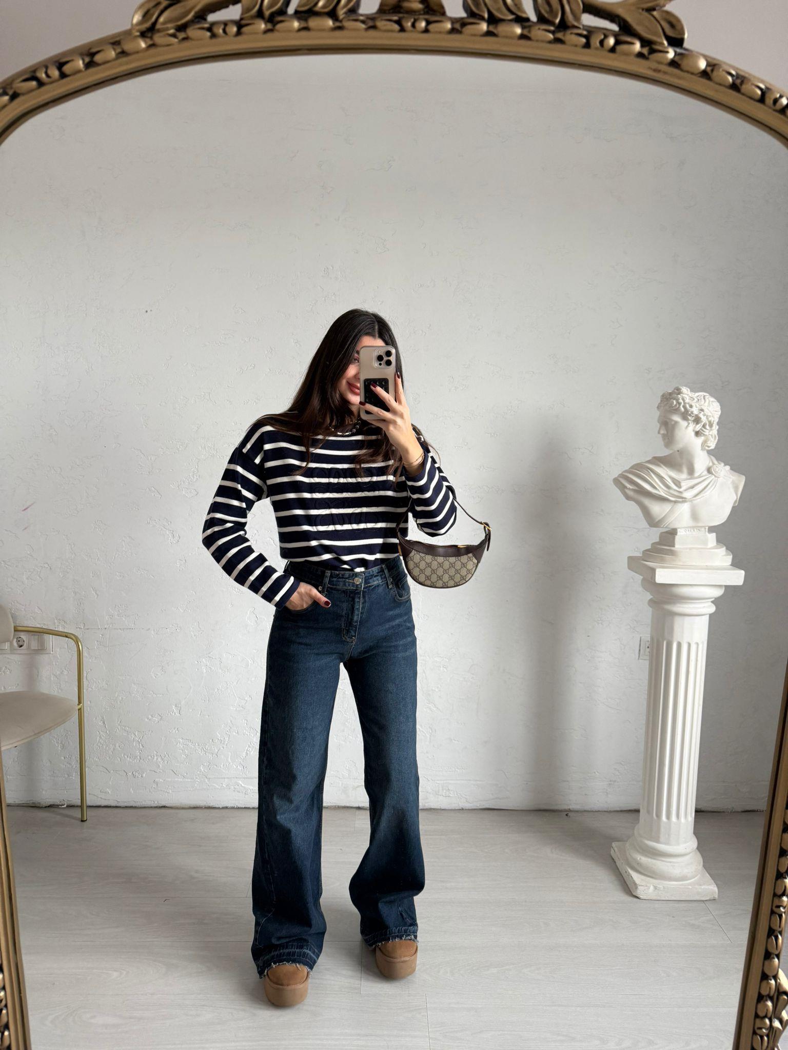 Koyu Mavi Marka Model Kesik Paça Jean