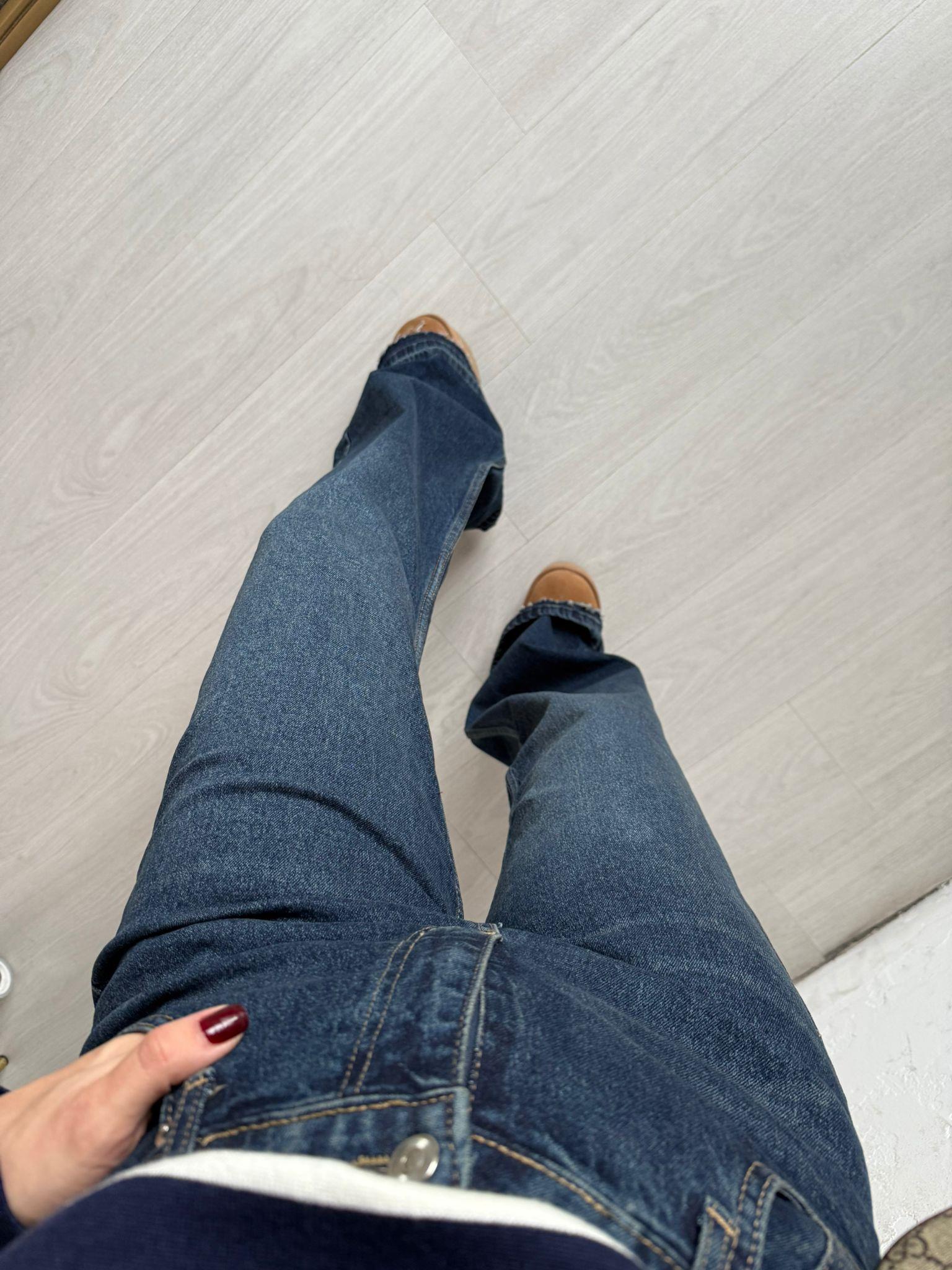 Koyu Mavi Marka Model Kesik Paça Jean