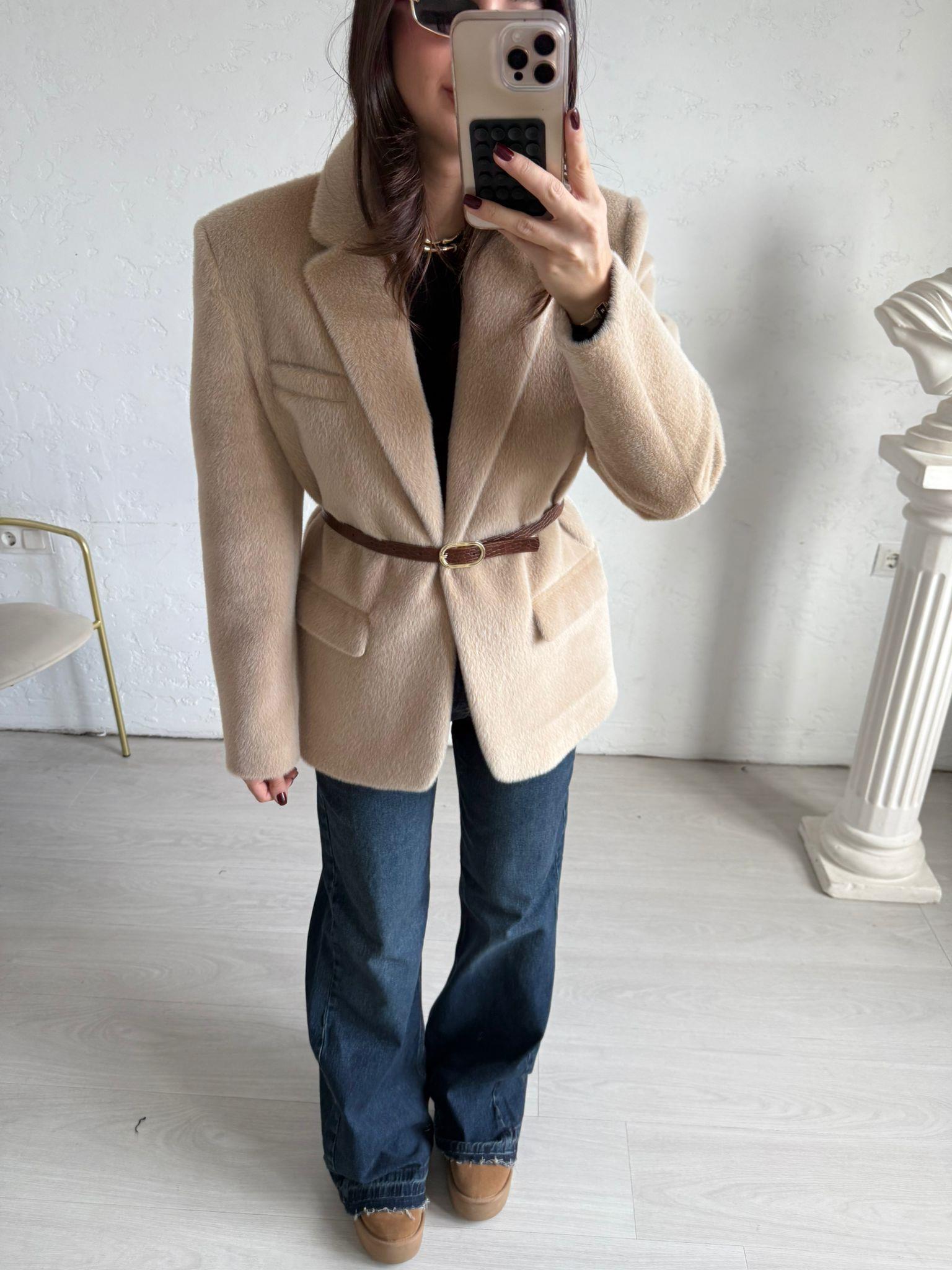 Koyu Mavi Marka Model Kesik Paça Jean