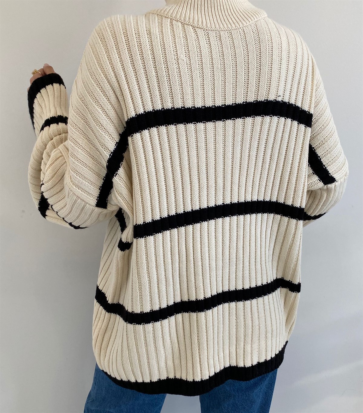 Krem Dik Yaka Oversize Kazak