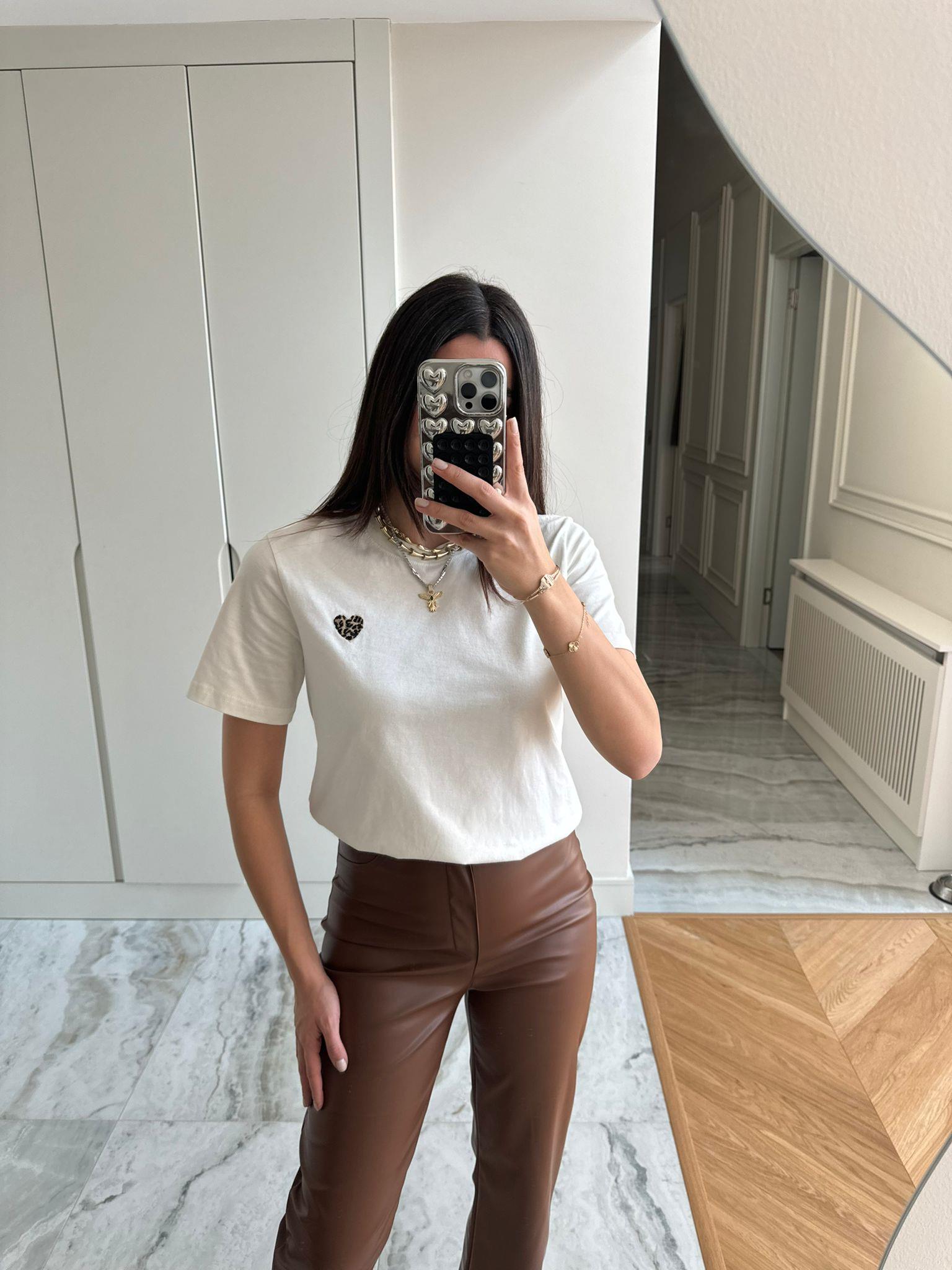 Krem Leopar Kalpli Basic Tişört
