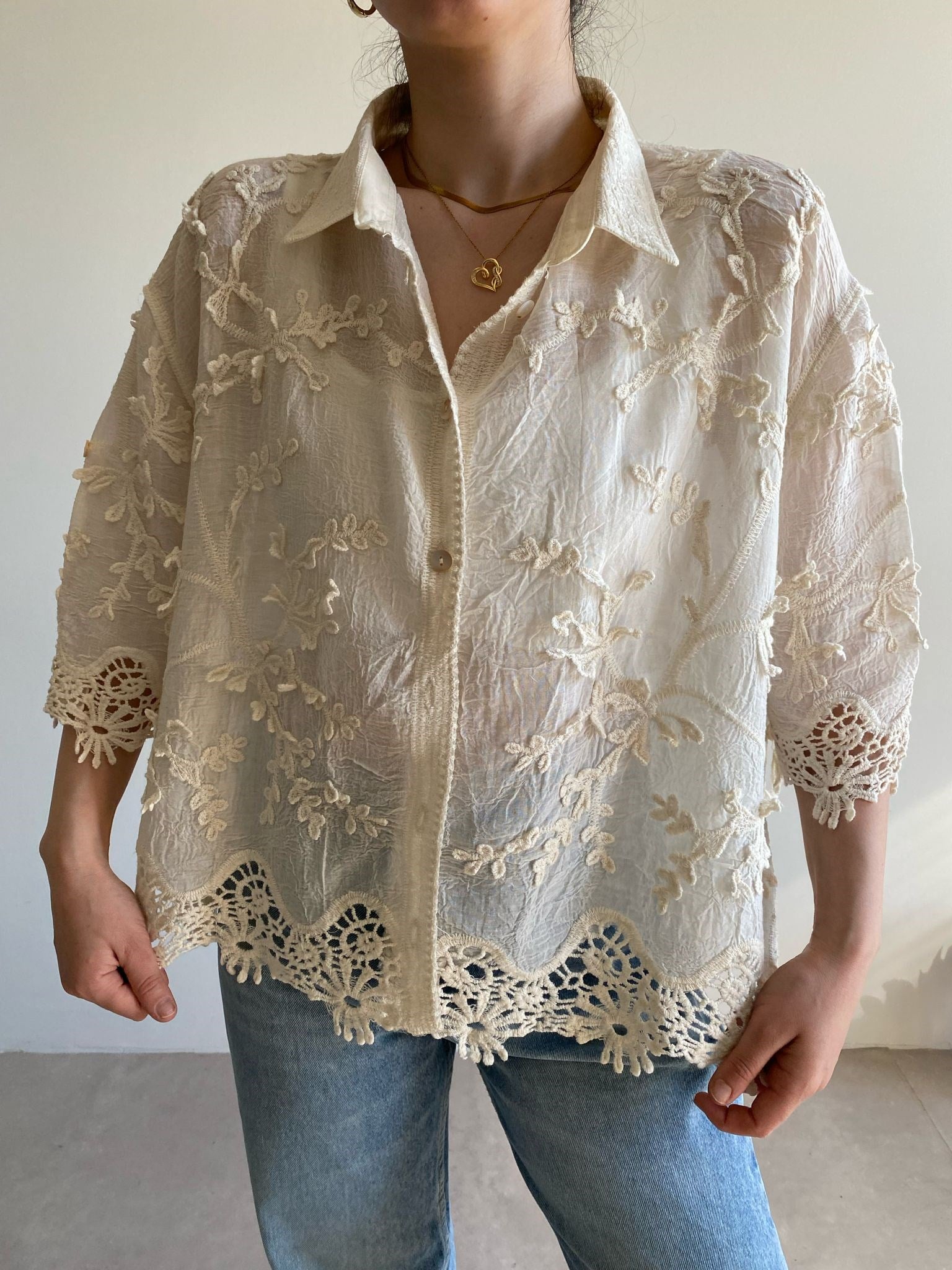 Krem Nakışlı Oversize Gömlek