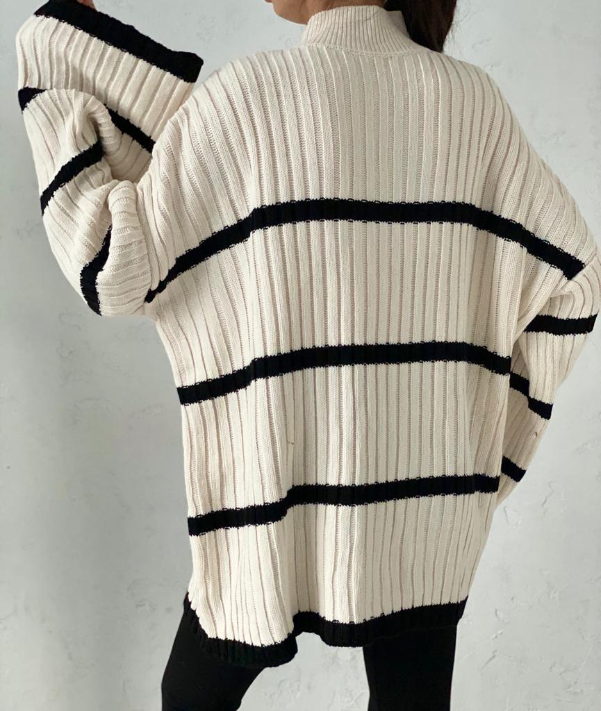 Krem Siyah Detaylı Oversize Kazak
