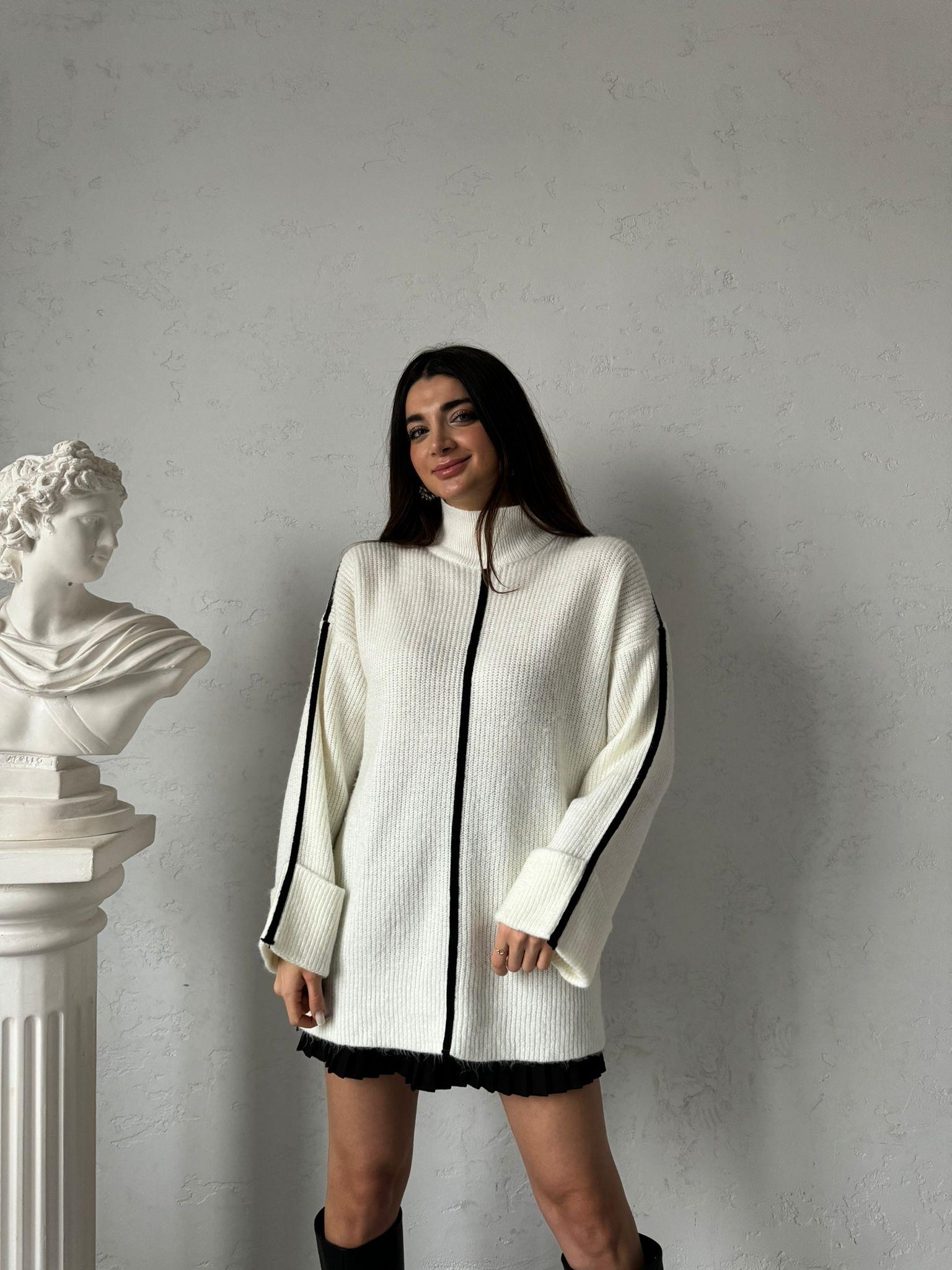 Krem Siyah Şeritli Oversize Kazak