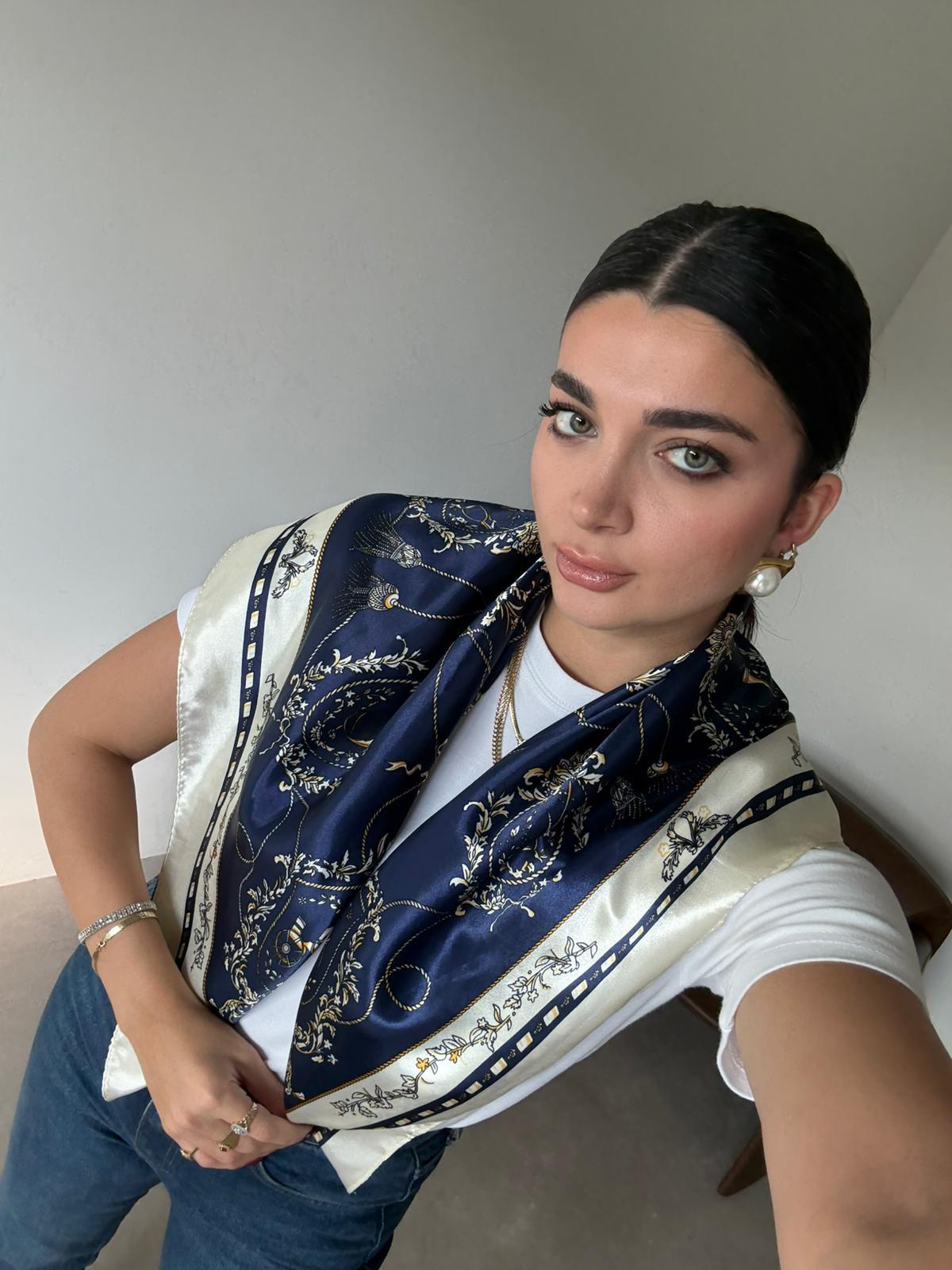 Lacivert Çiçek Desenli Fular
