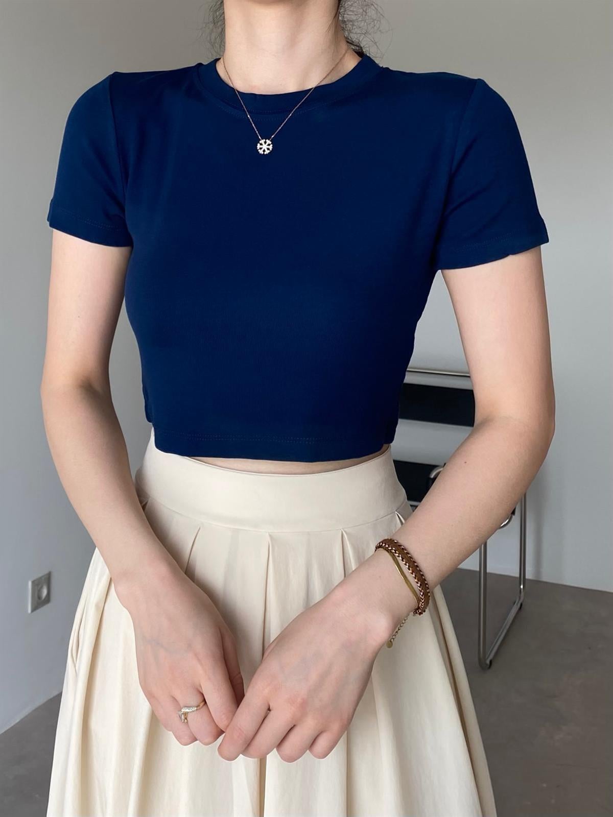 Lacivert Likralı Esnek Leo Crop Tişört