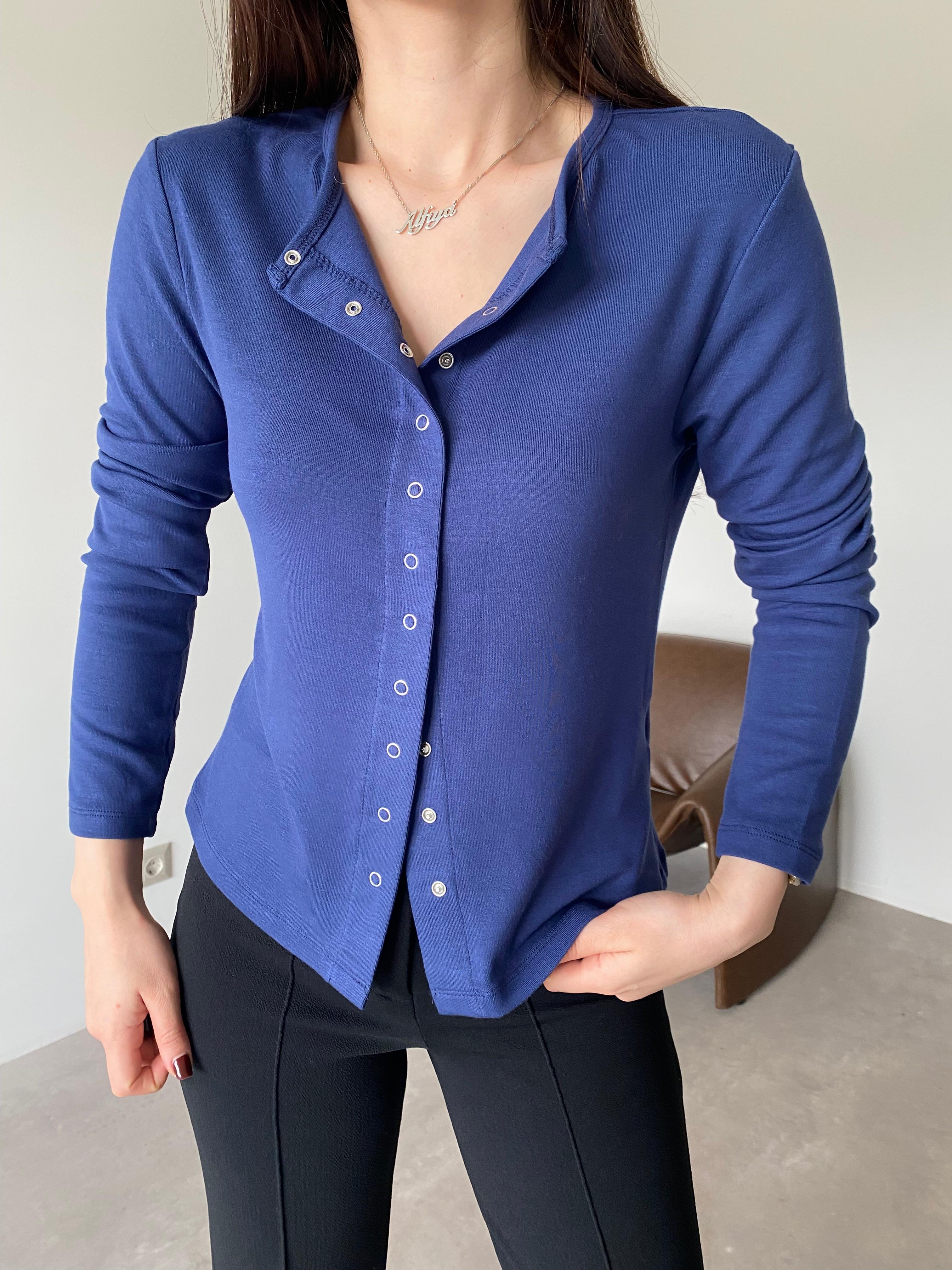Lacivert Yumuşak Dokulu Çıtçıtlı Bluz