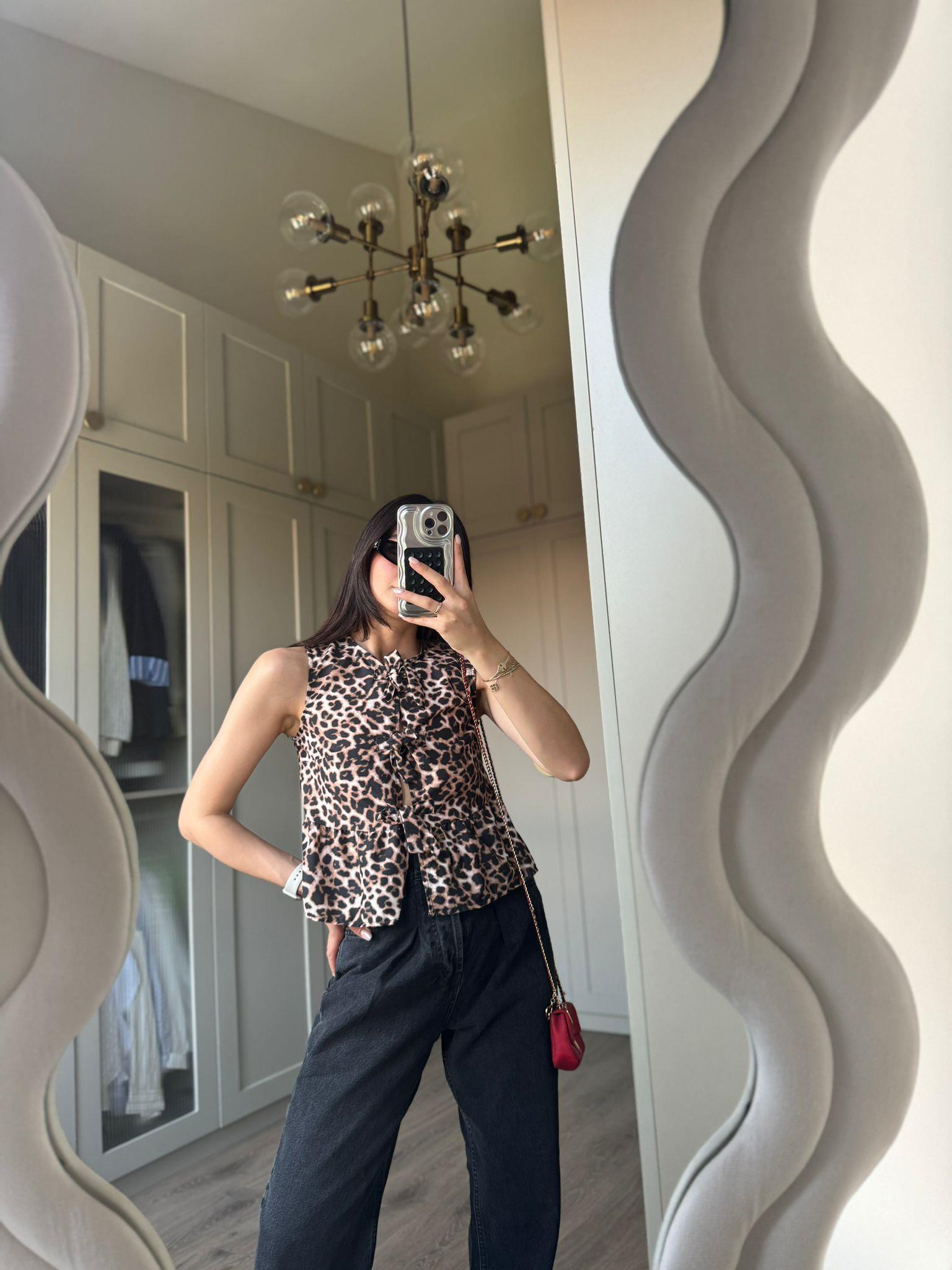 Leopar Önü Fiyonklu Bluz