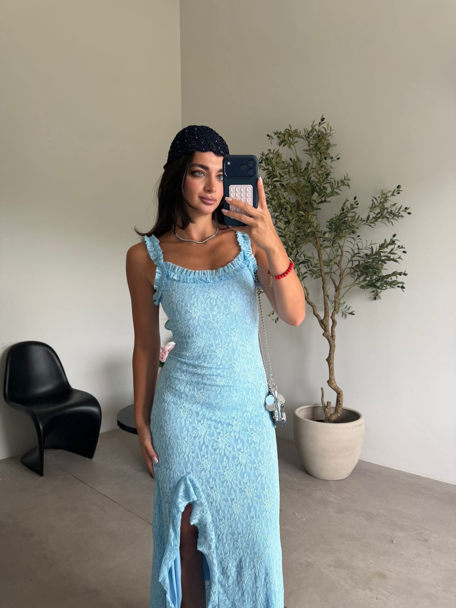 Mavi Fırfırlı Yırtmaçlı Dantel Elbise