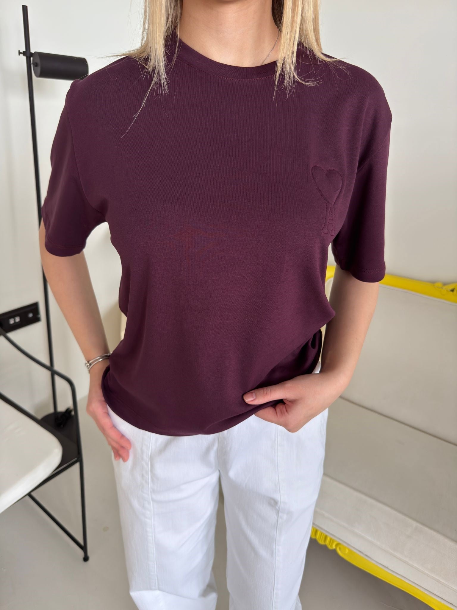 Mürdüm Harf İşlemeli Daisy Tişört
